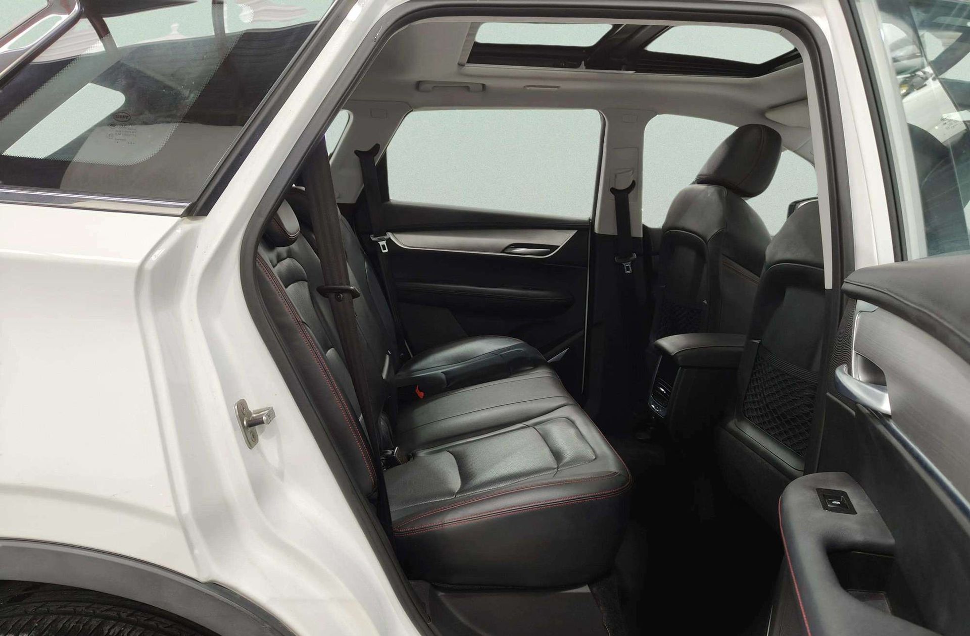 SWM G01 1.5T Luxury - foto 17