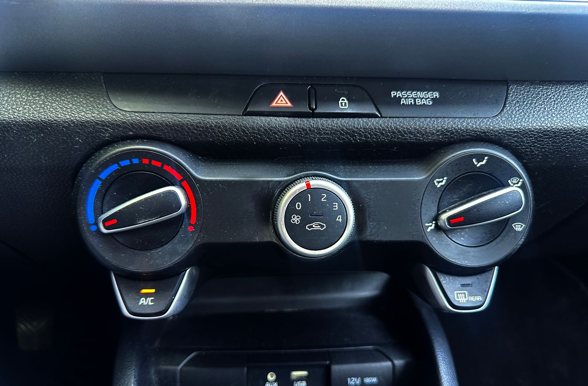 Kia Stonic 1.0 T-GDi Concept - foto 29