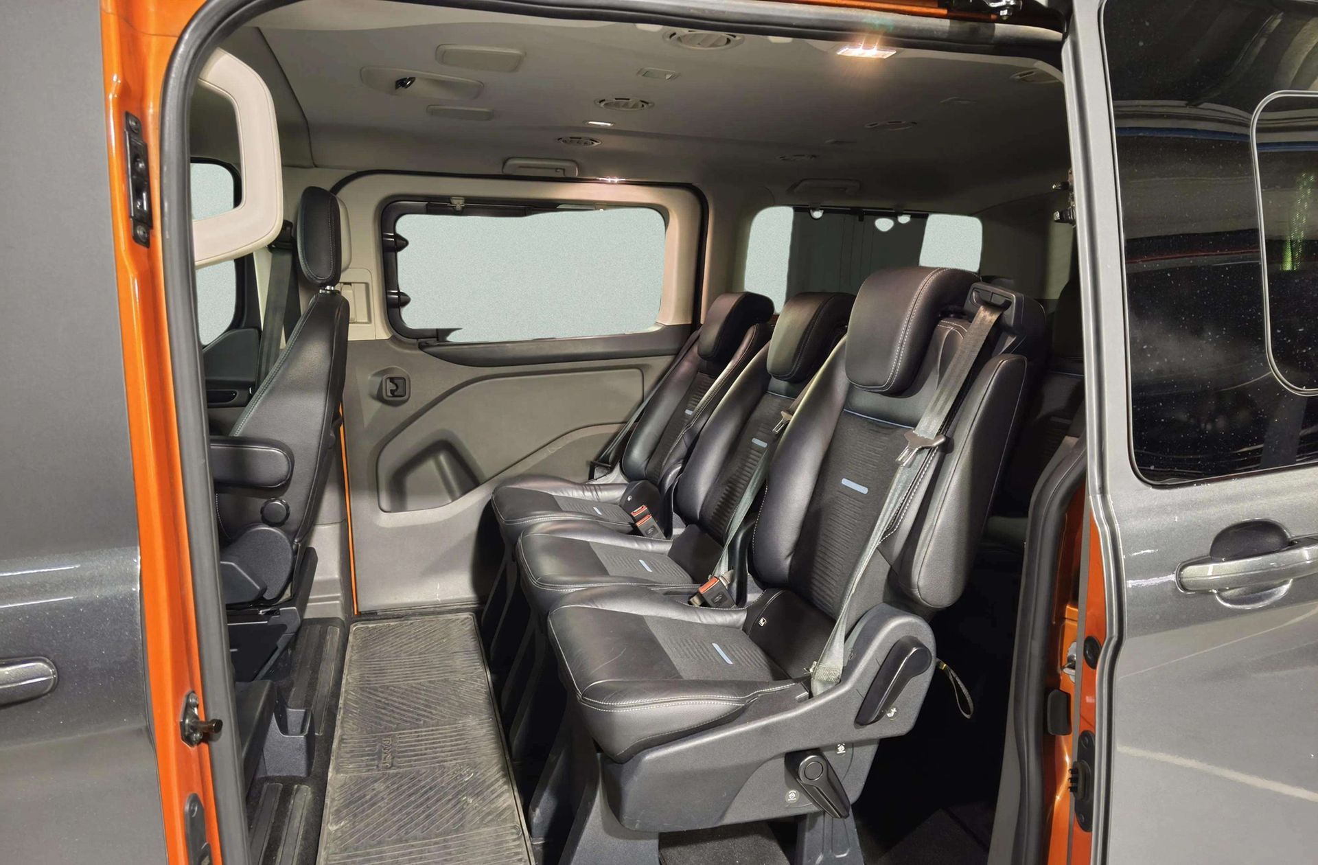 Ford Tourneo Custom 2.0 EcoBlue Hybrid L1 Active - foto 17
