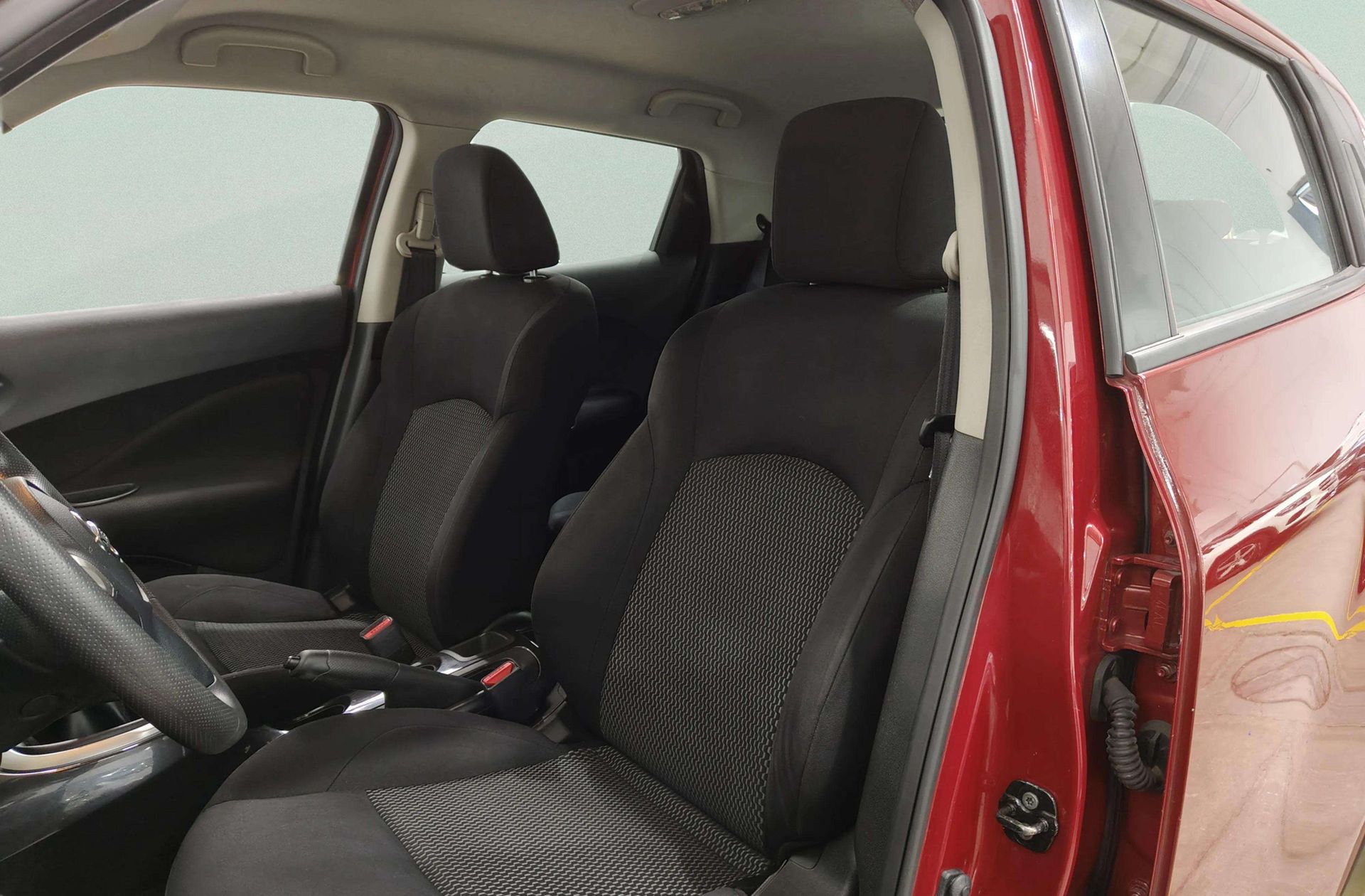 Nissan Juke 1.6 Visia 4x2 - foto 8