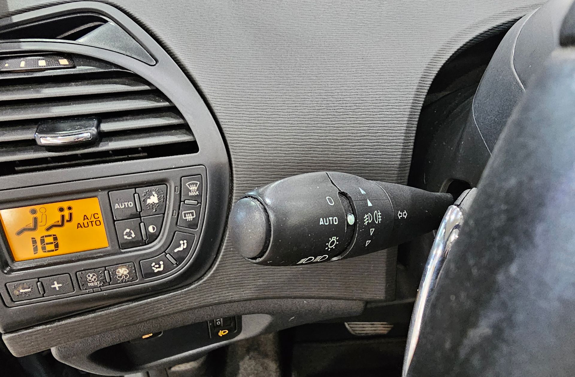 Citroën C4 Grand Picasso 1.6 HDi Millenium CMP - foto 23