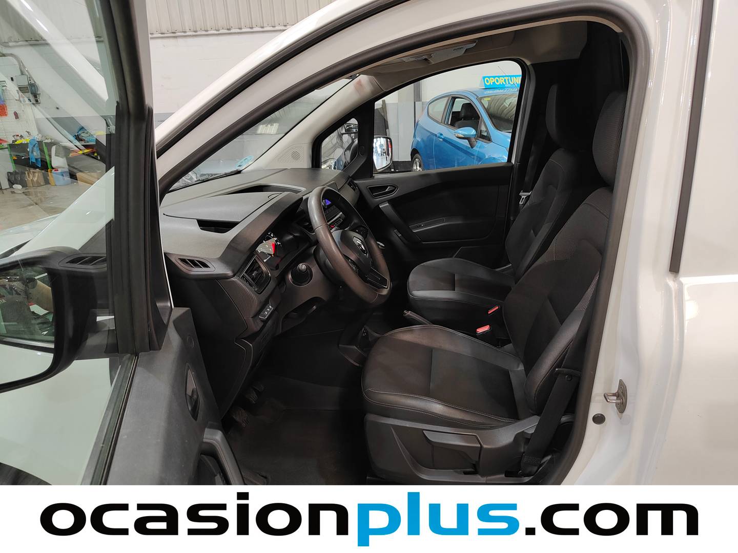 Foto asientos delanteros Renault Kangoo Furgón Renault Kangoo Furgon L1 1.5 Blue  (95 CV)