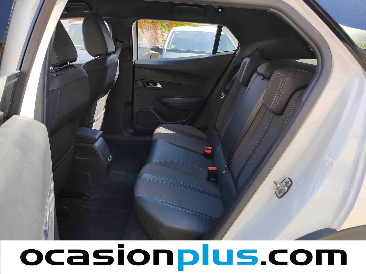 Foto asientos traseros Peugeot 2008 Peugeot 2008 PureTech 100 S&S Allure Pack (100 CV)
