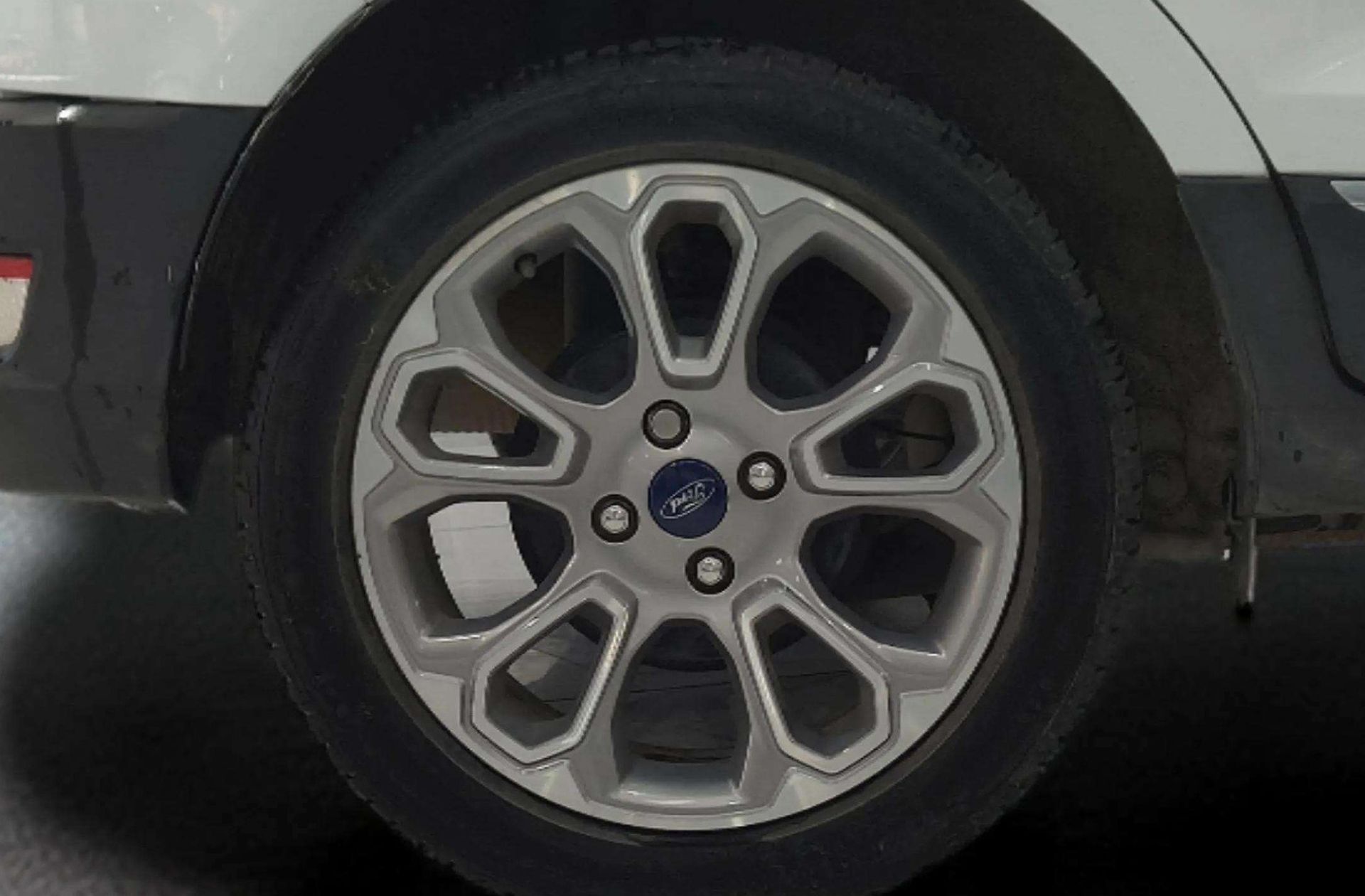 Ford EcoSport 1.0T EcoBoost Titanium - foto 33