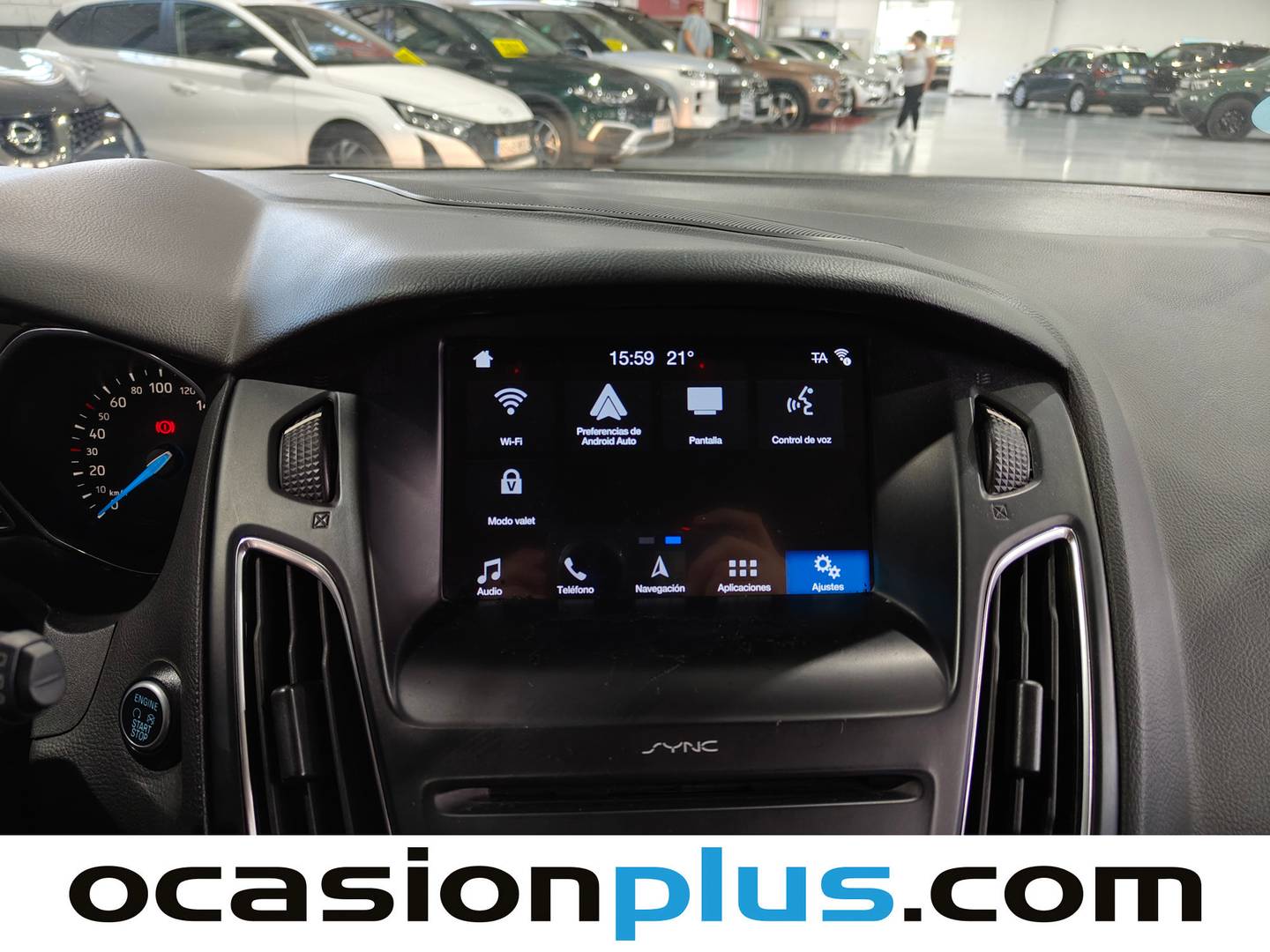 Equipamiento del Ford Focus Ford Focus 1.5 TDCI Titanium  (120 CV)