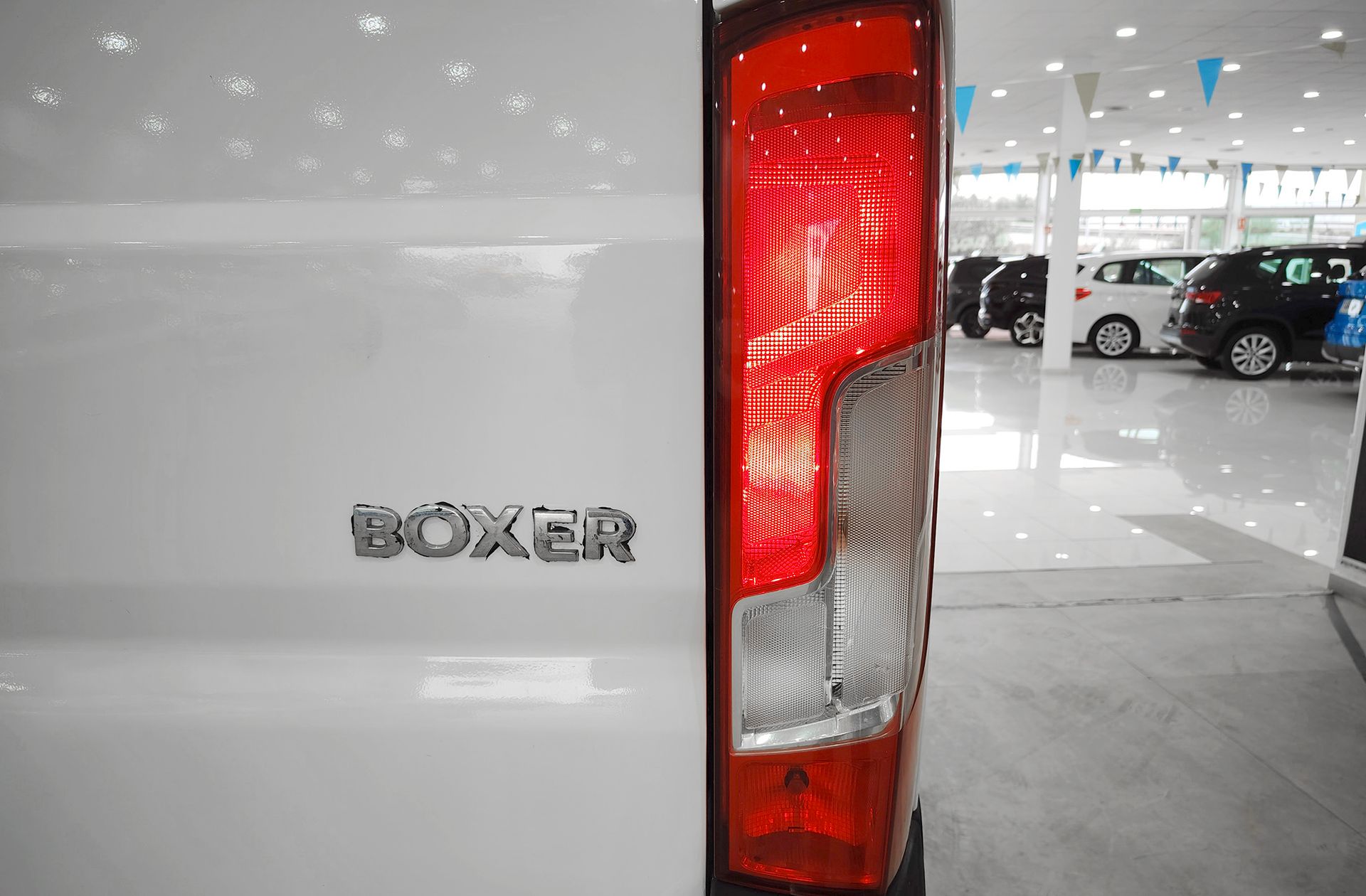 Peugeot Boxer Furgon BlueHDi 140 330 L1H1 - foto 14