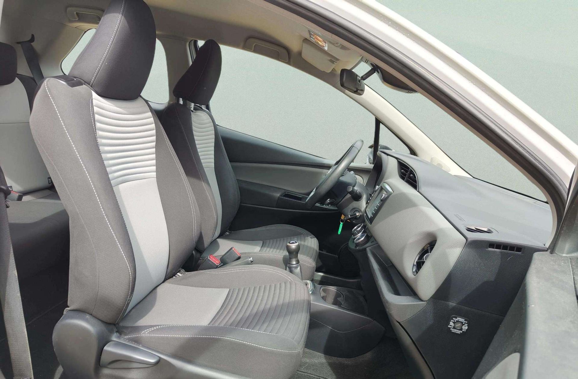 Toyota Yaris 70 Active - foto 13