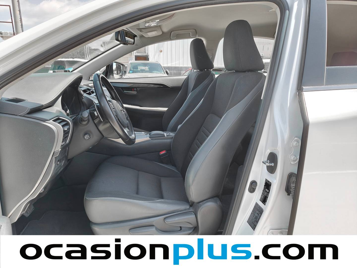 Foto asientos delanteros Lexus NX Lexus NX 300h Eco 2WD (197 CV)
