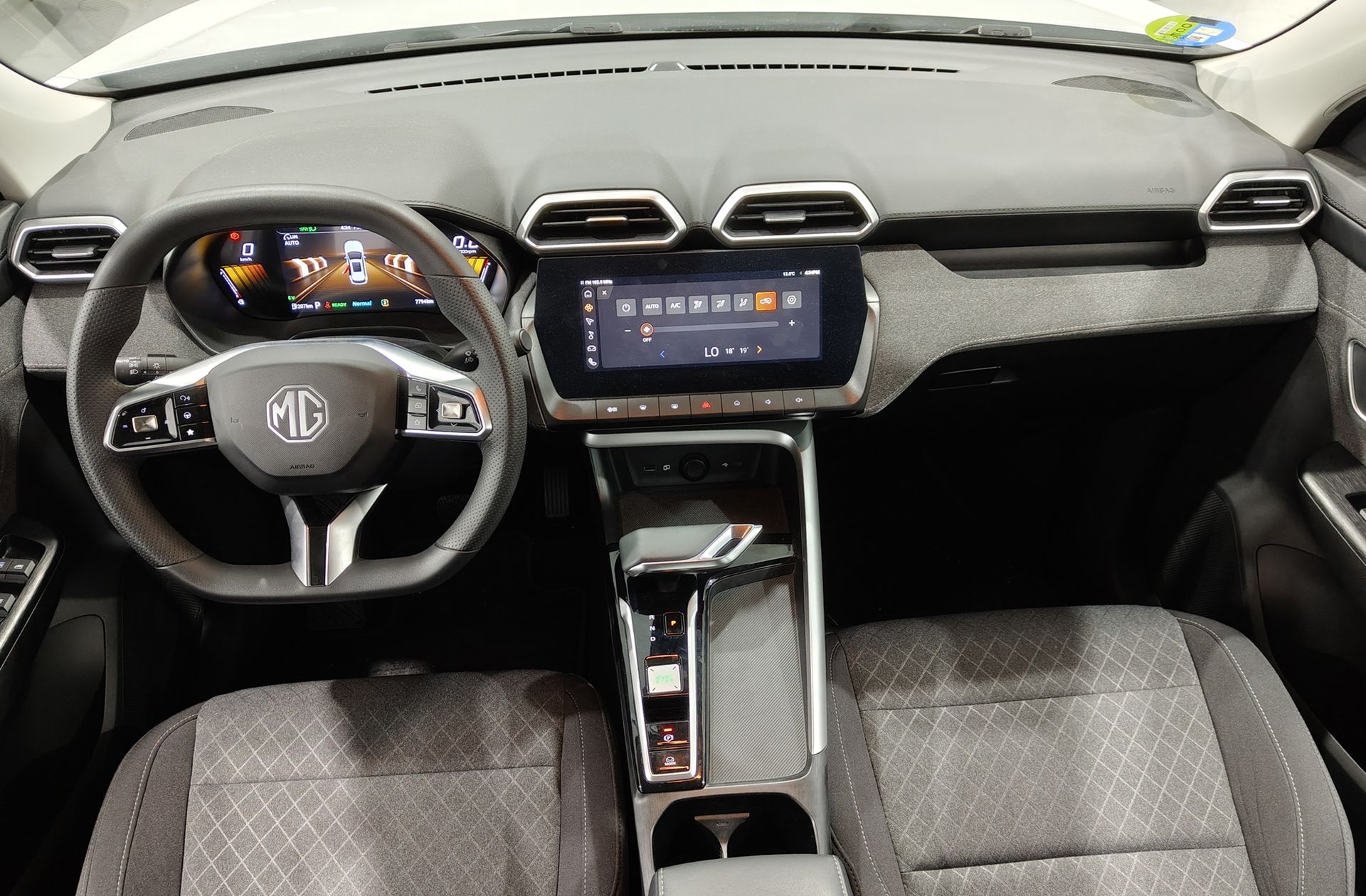 MG ZS 1.5 Hybrid+ Standard - foto 6