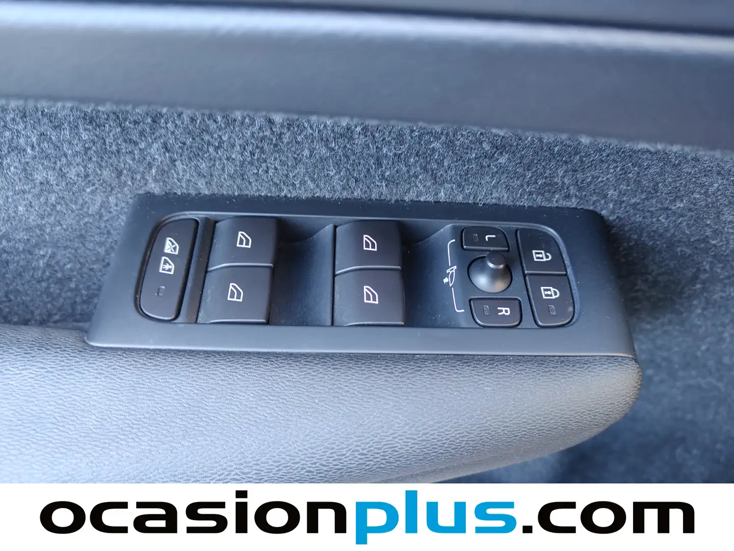 Foto Volvo XC40 Volvo XC40 D4 Momentum AWD Auto (190 CV)