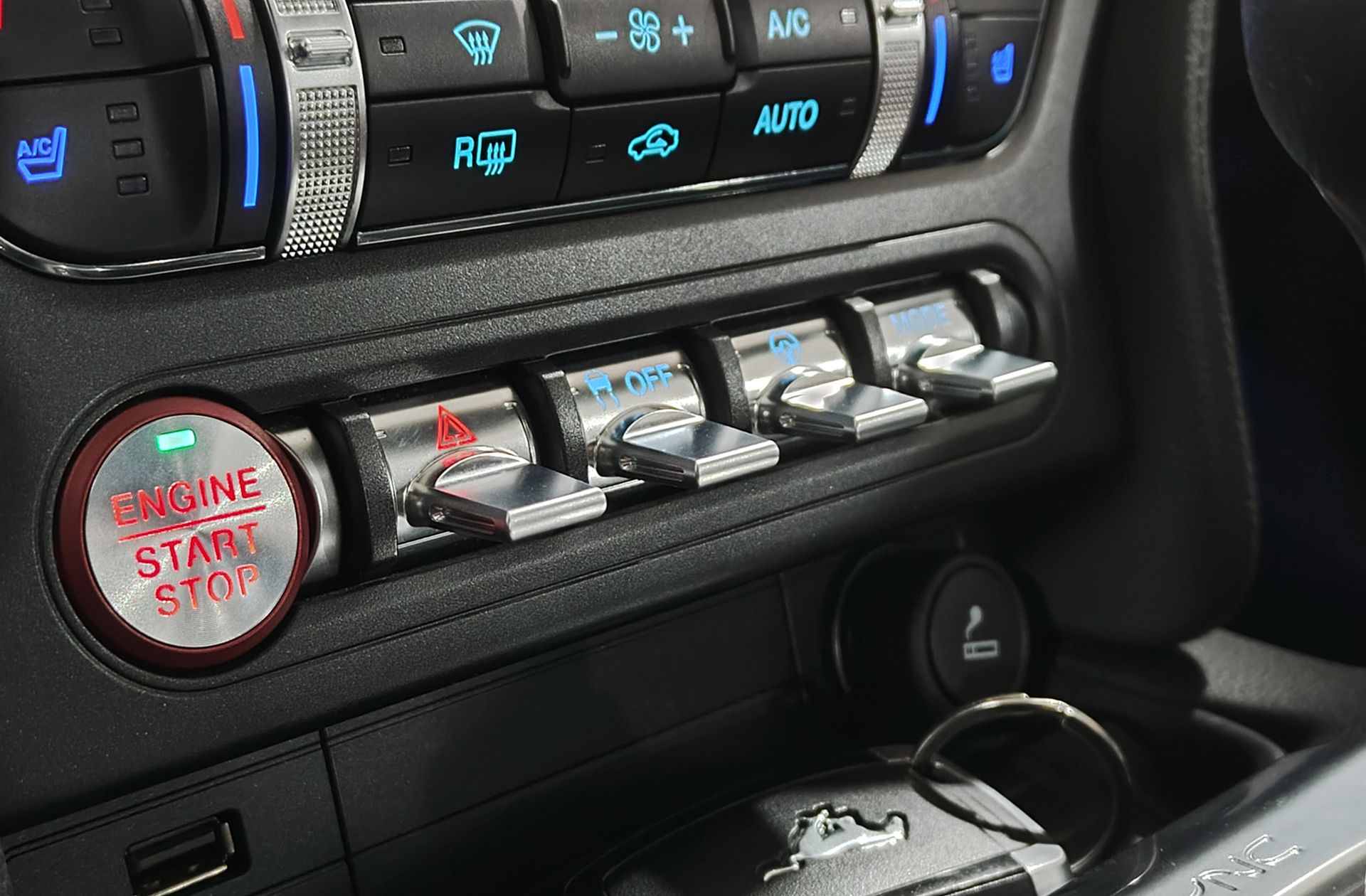 Ford Mustang 5.0 Ti-VCT V8 GT Fastback - foto 35
