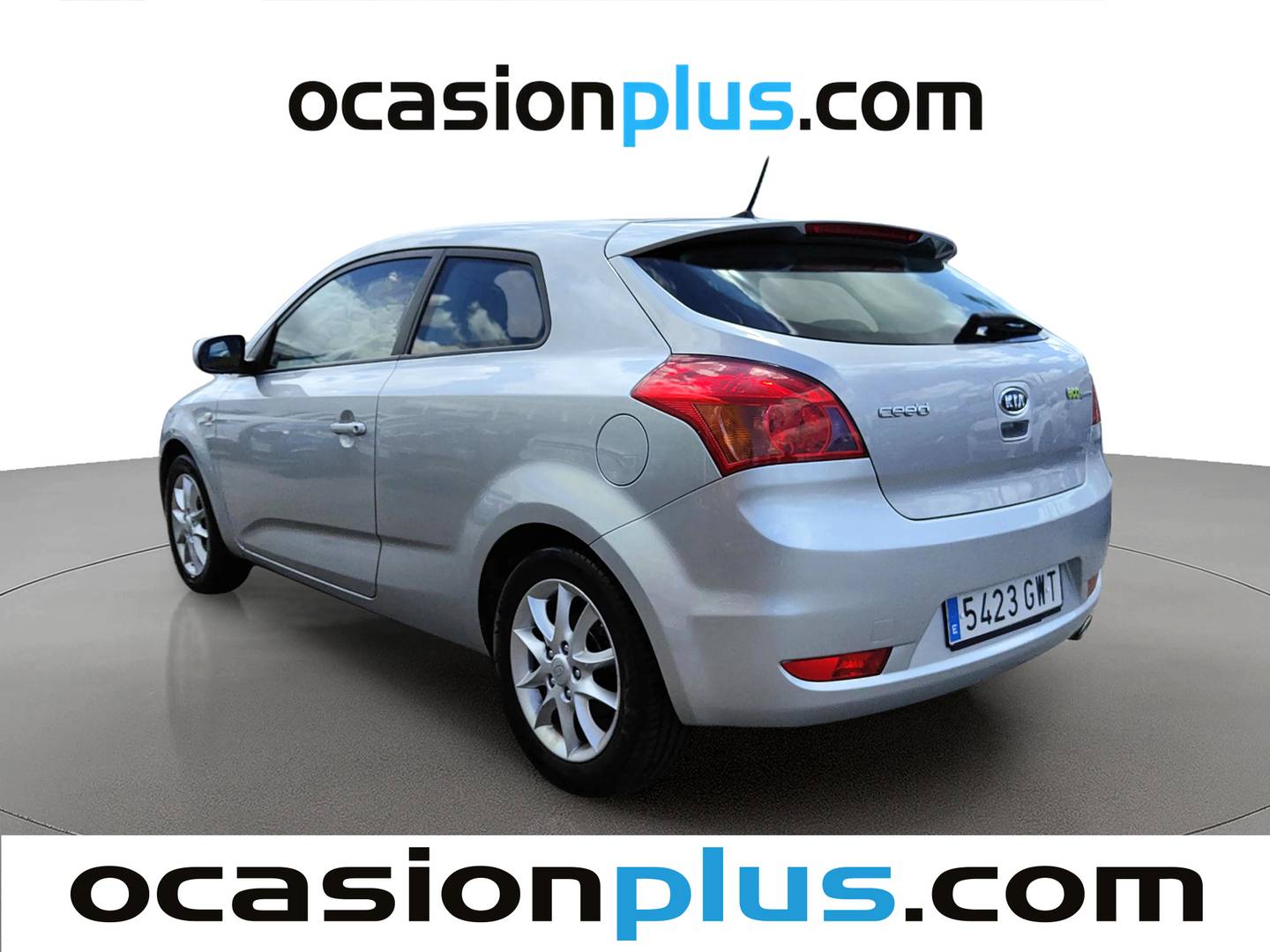 Foto trasera KIA Ceed KIA Ceed 1.6 CVVT Active Eco-Dynamics (126 CV) izquierda