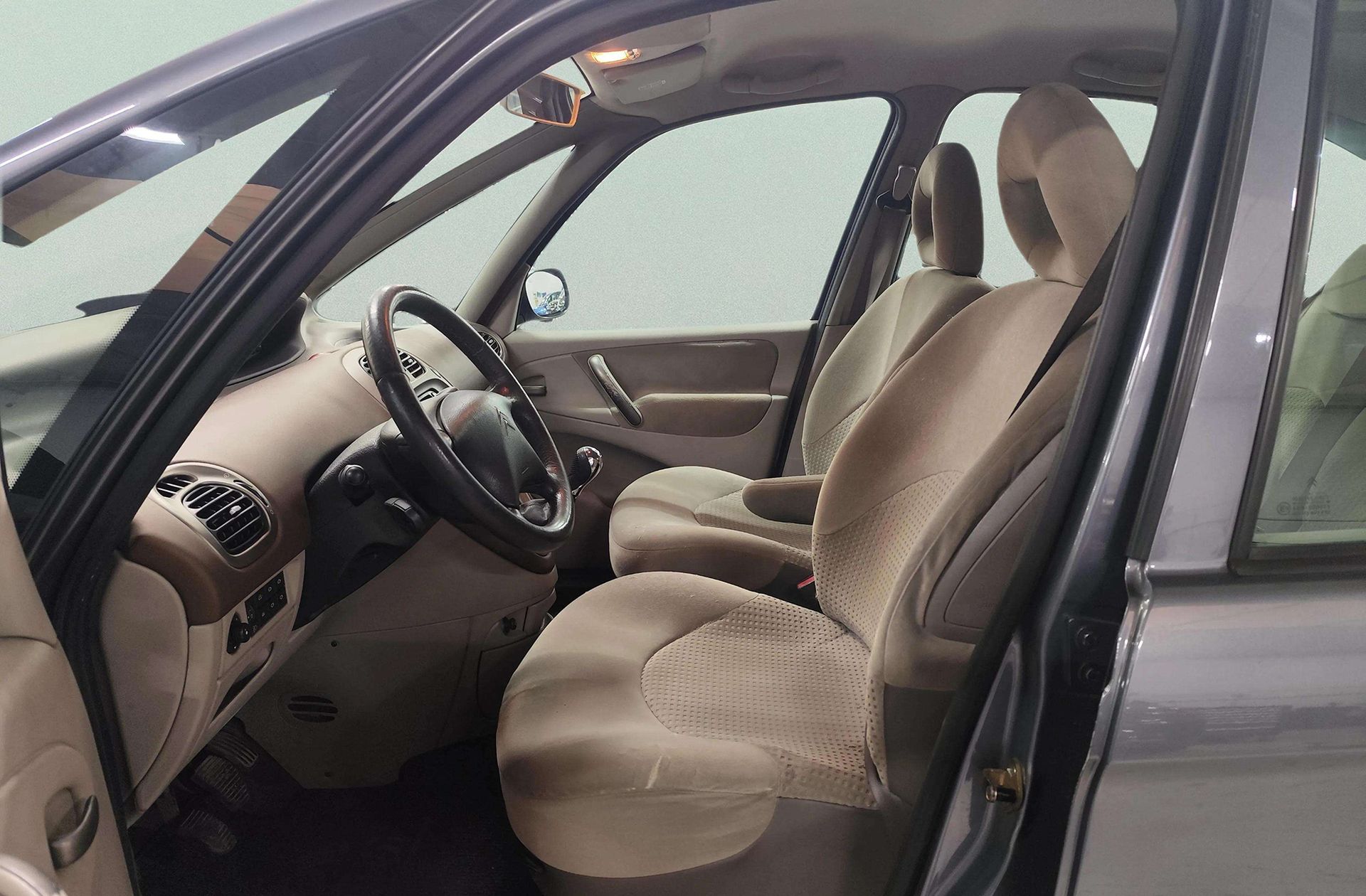 Citroën Xsara Picasso 1.8 16v Exclusive - foto 8