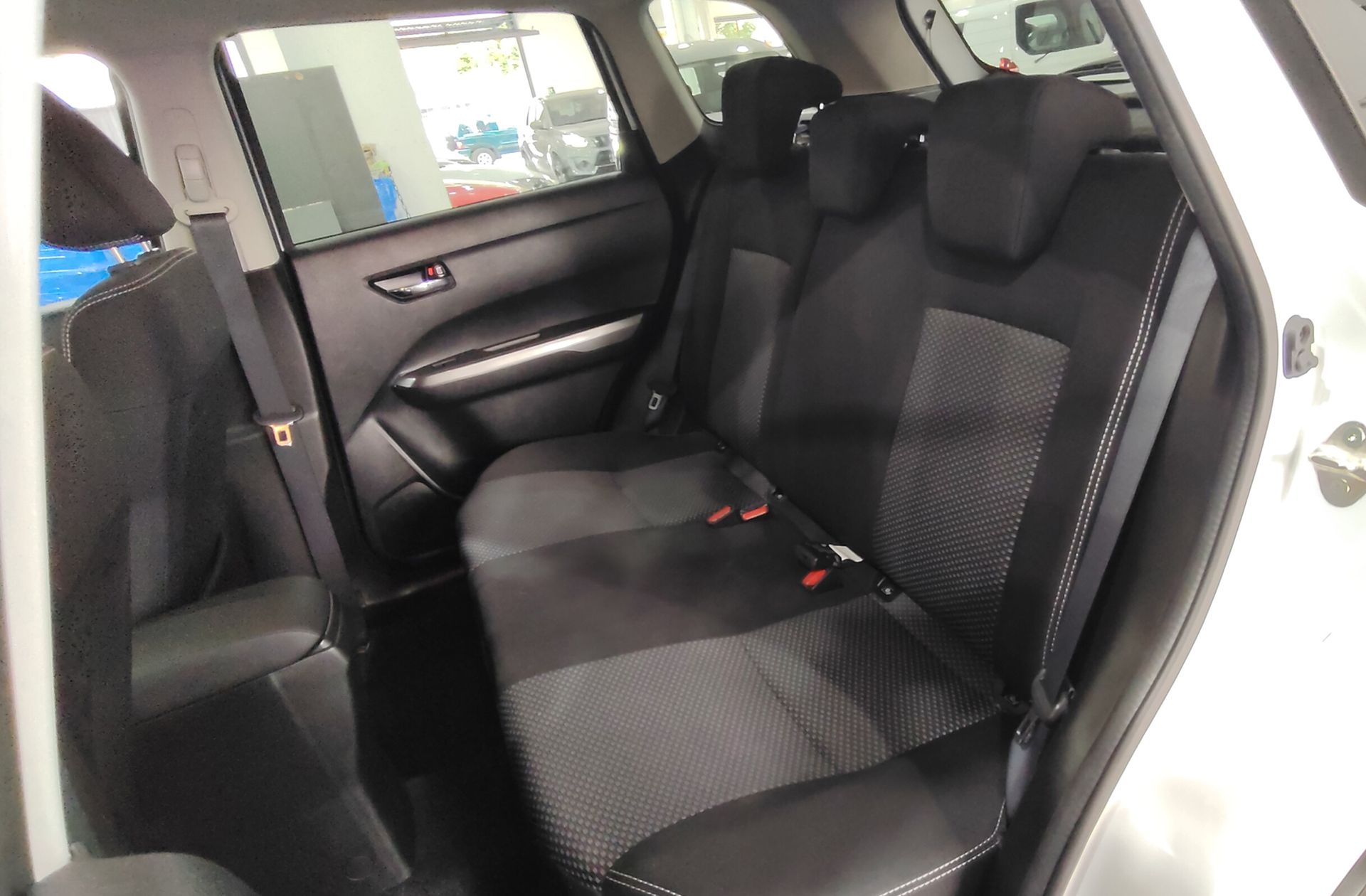 Suzuki Vitara 1.0 T GLE - foto 12