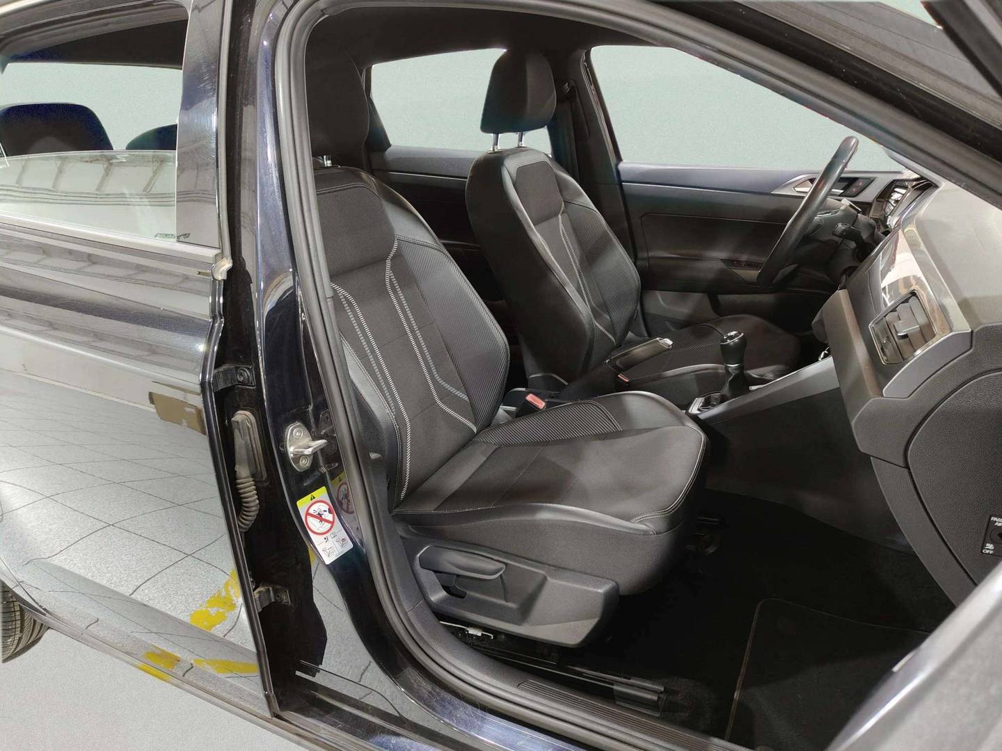 Foto Volkswagen Polo Volkswagen Polo Advance 1.0 TSI (95 CV)