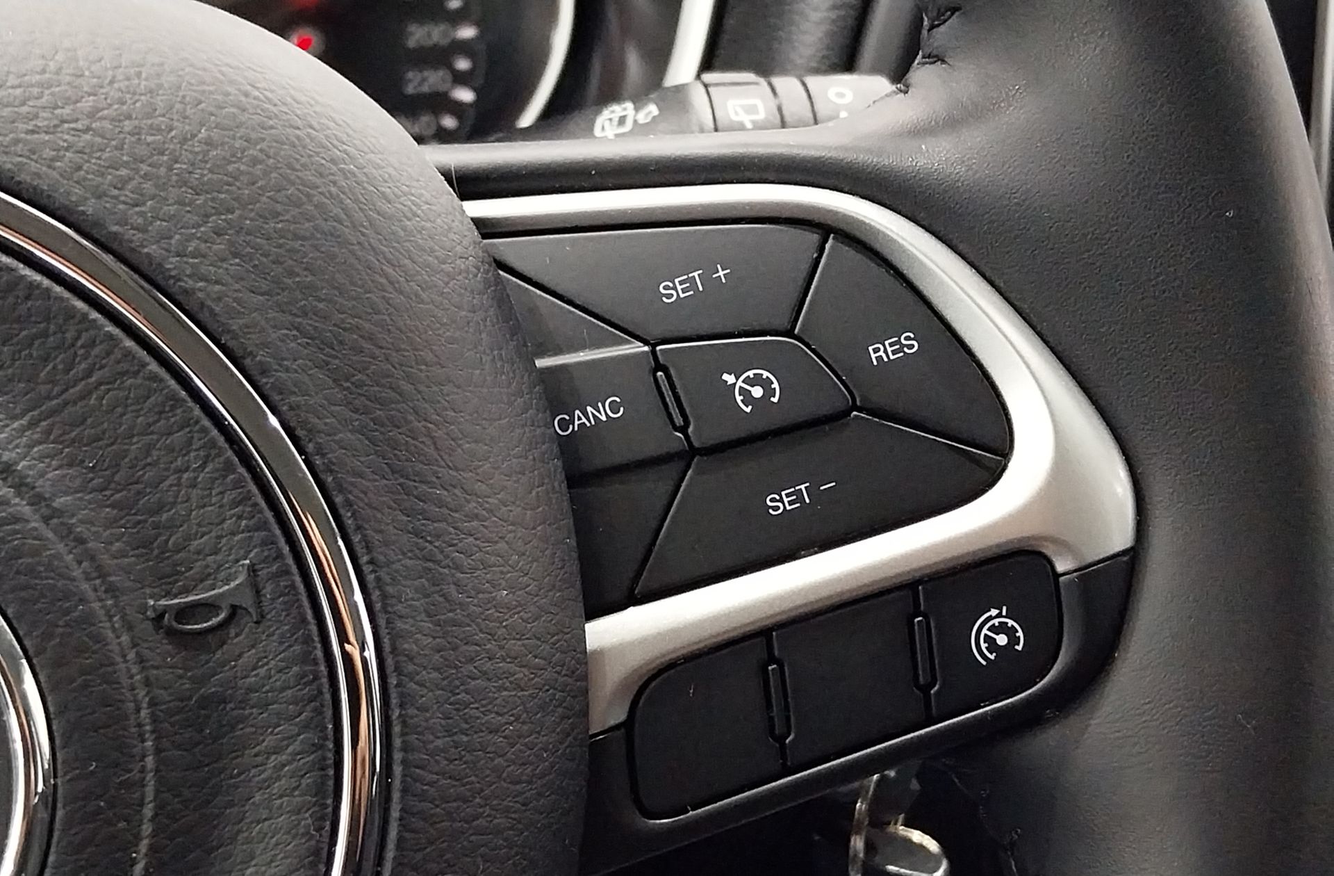 Jeep Compass 1.4 MultiAir Sport 4x2 - foto 26