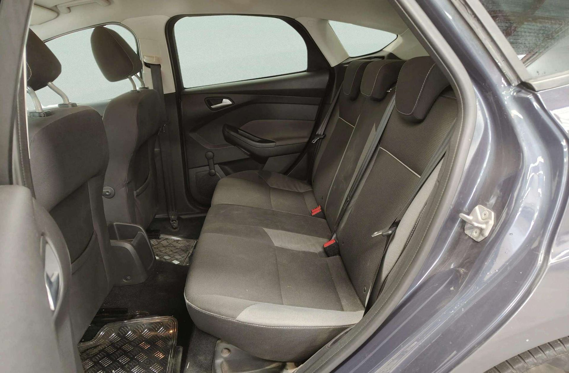 Ford Focus 1.0 EcoBoost Trend - foto 10