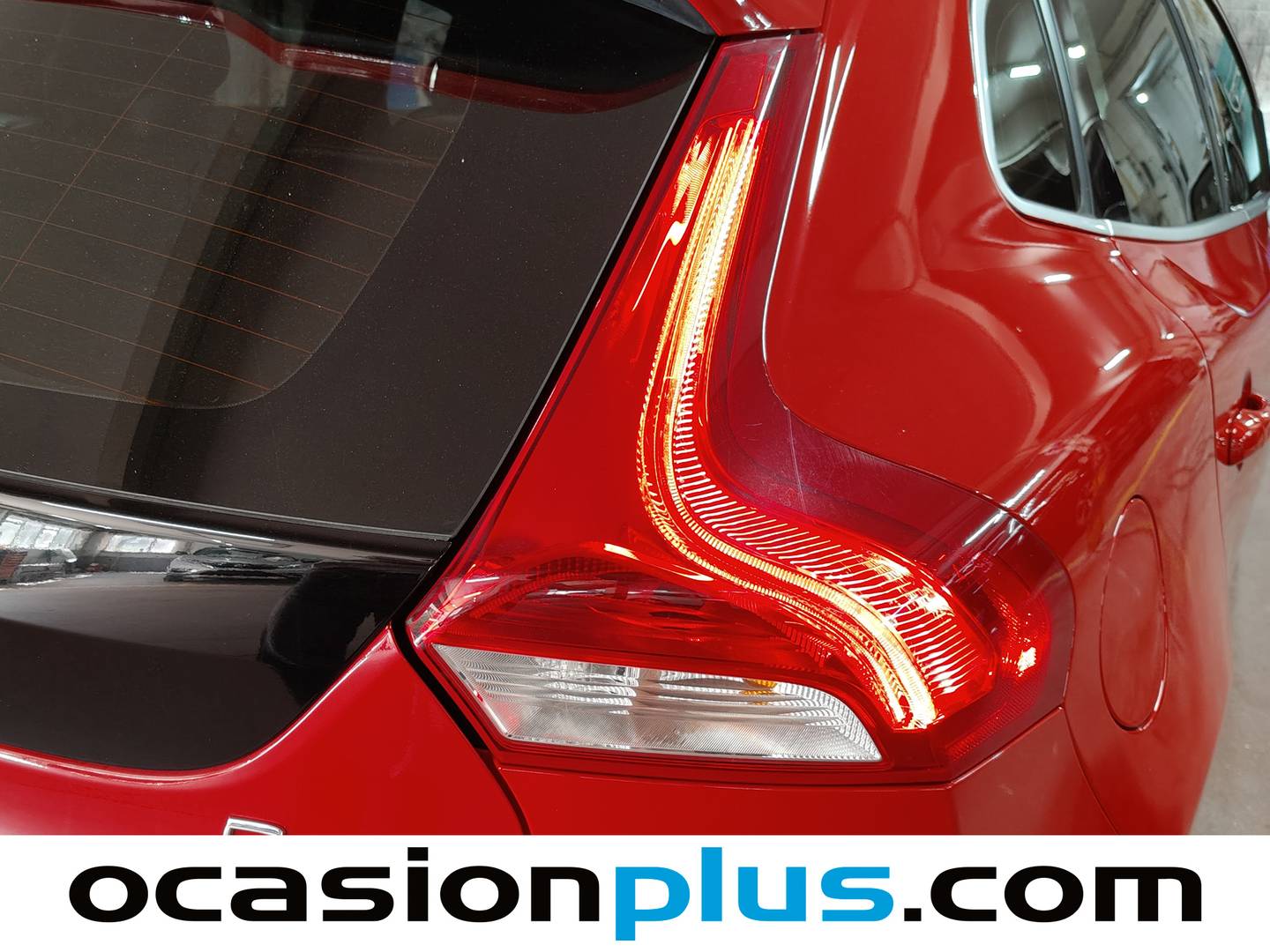 Paquetes del Volvo V40 Volvo V40 D4 R-Design Momentum Auto (190 CV)