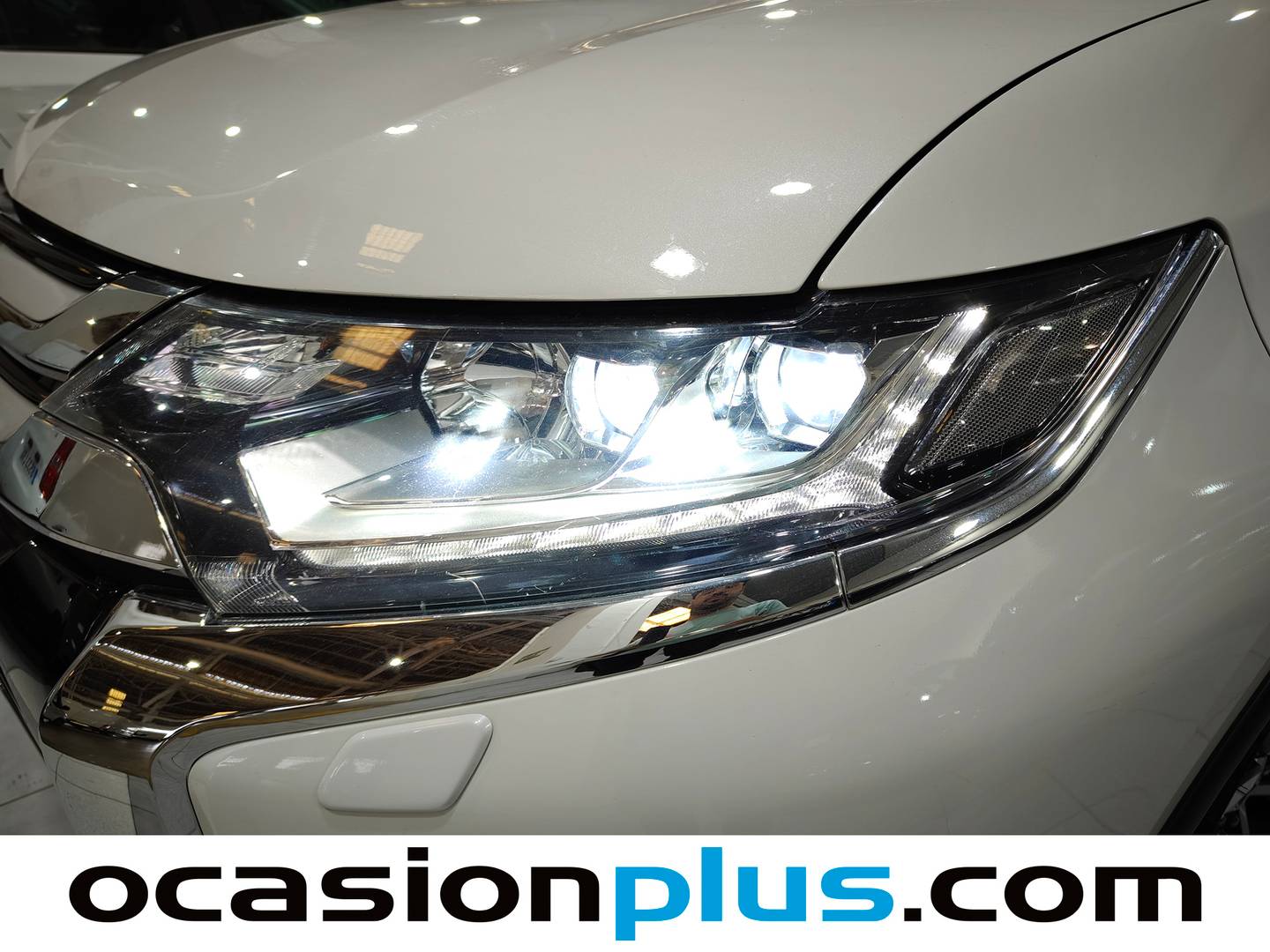 Extras y acabados del Mitsubishi Outlander Mitsubishi Outlander 220 DI-D Motion 4WD (150 CV) 7 Plazas