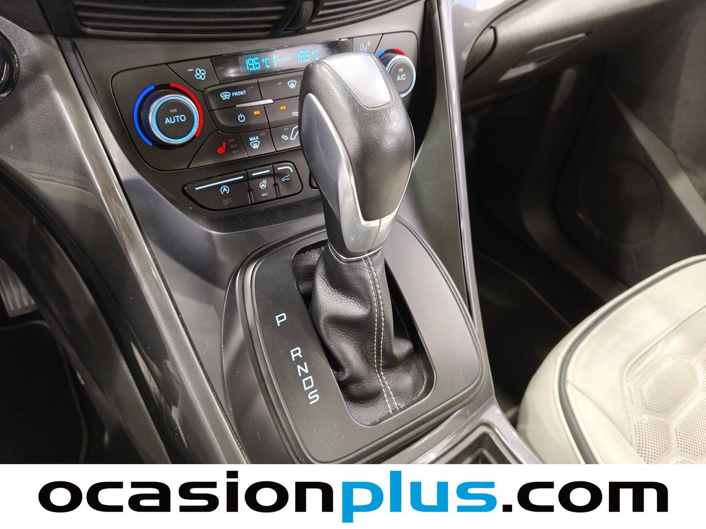 Ford Kuga Ford Kuga 2.0 TDCI S&S Vignale 4x4 Powershift  (150 CV) de segunda mano