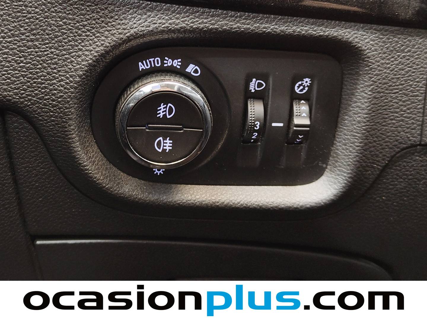 Equipamiento del Opel Astra Opel Astra 1.6 CDTI Excellence (136 CV)