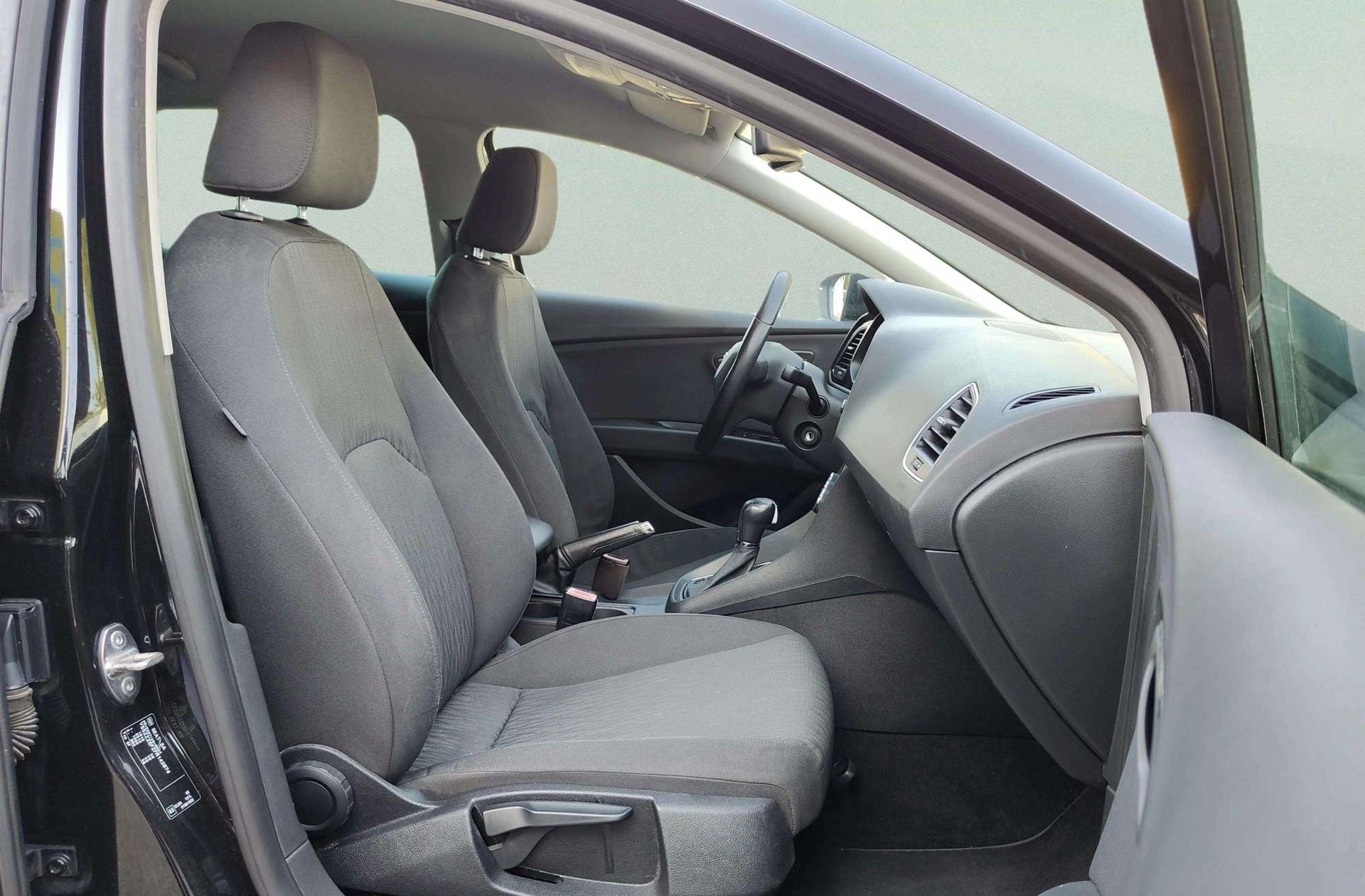 SEAT León 1.6 TDI CR Style DSG - foto 14