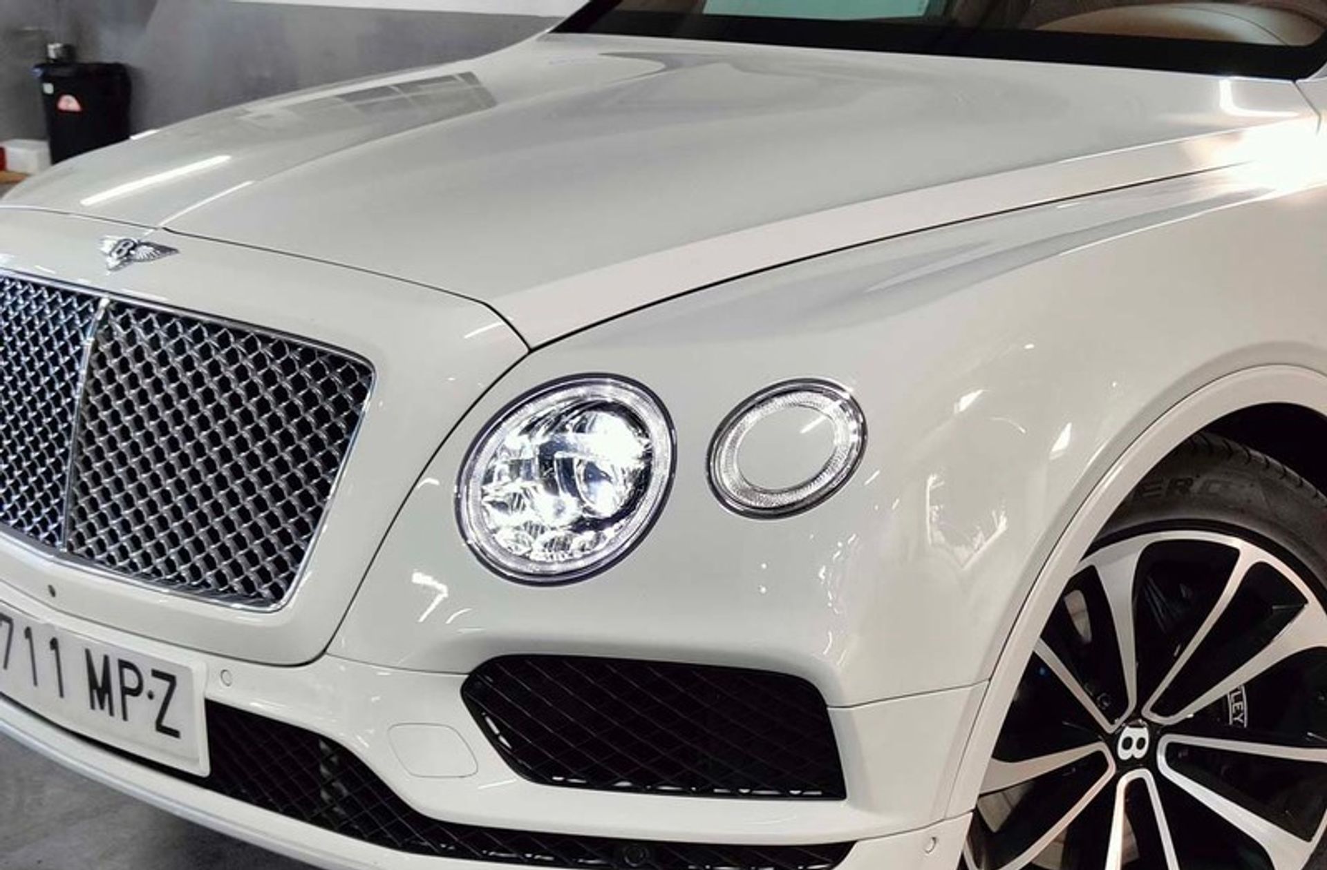 Bentley Bentayga 3.0 Hybrid 4WD - foto 28