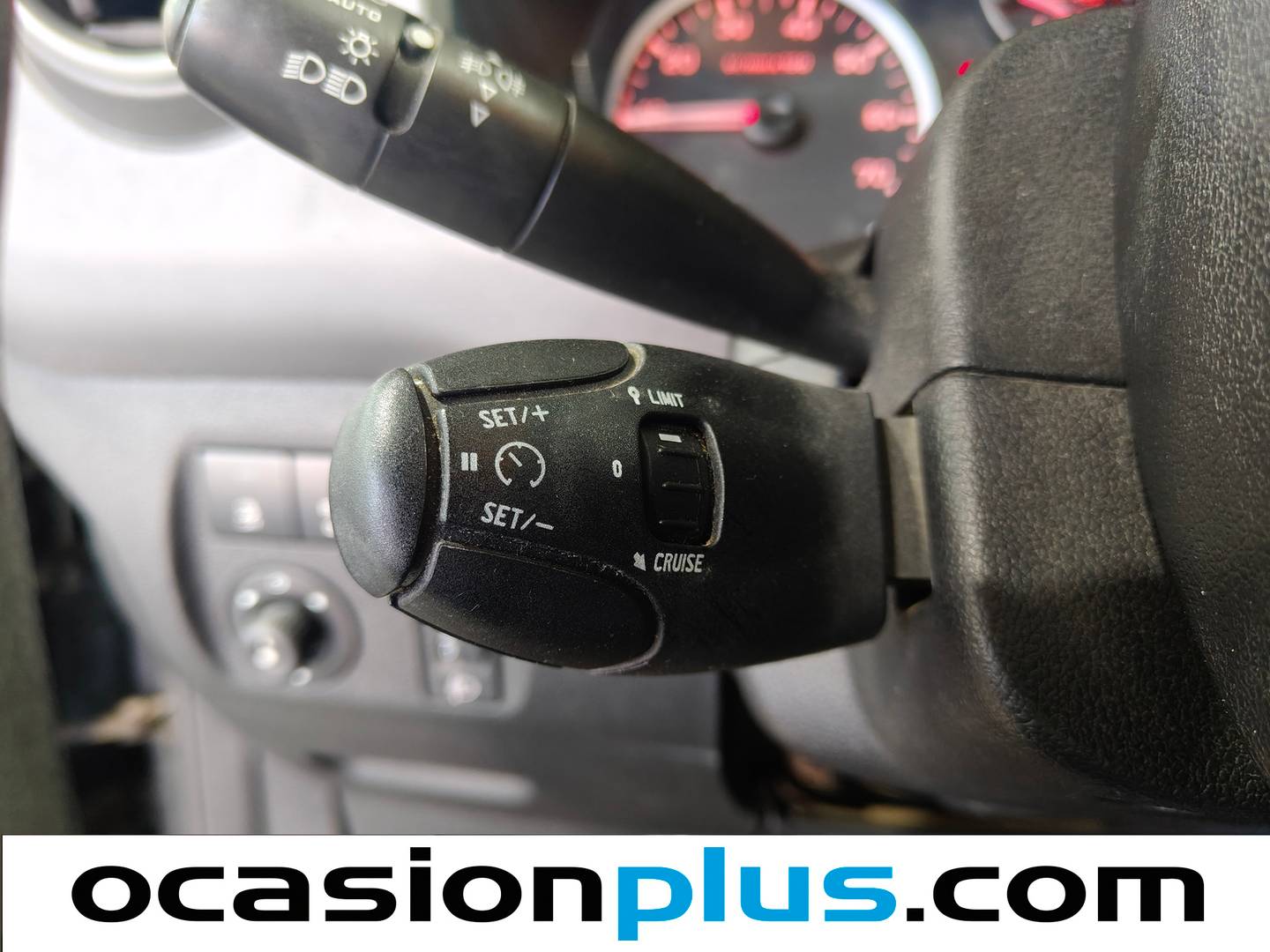 Equipamiento del Peugeot Partner Peugeot Partner Tepee Combi 1.2 PureTech Adventure Edition (110 CV)
