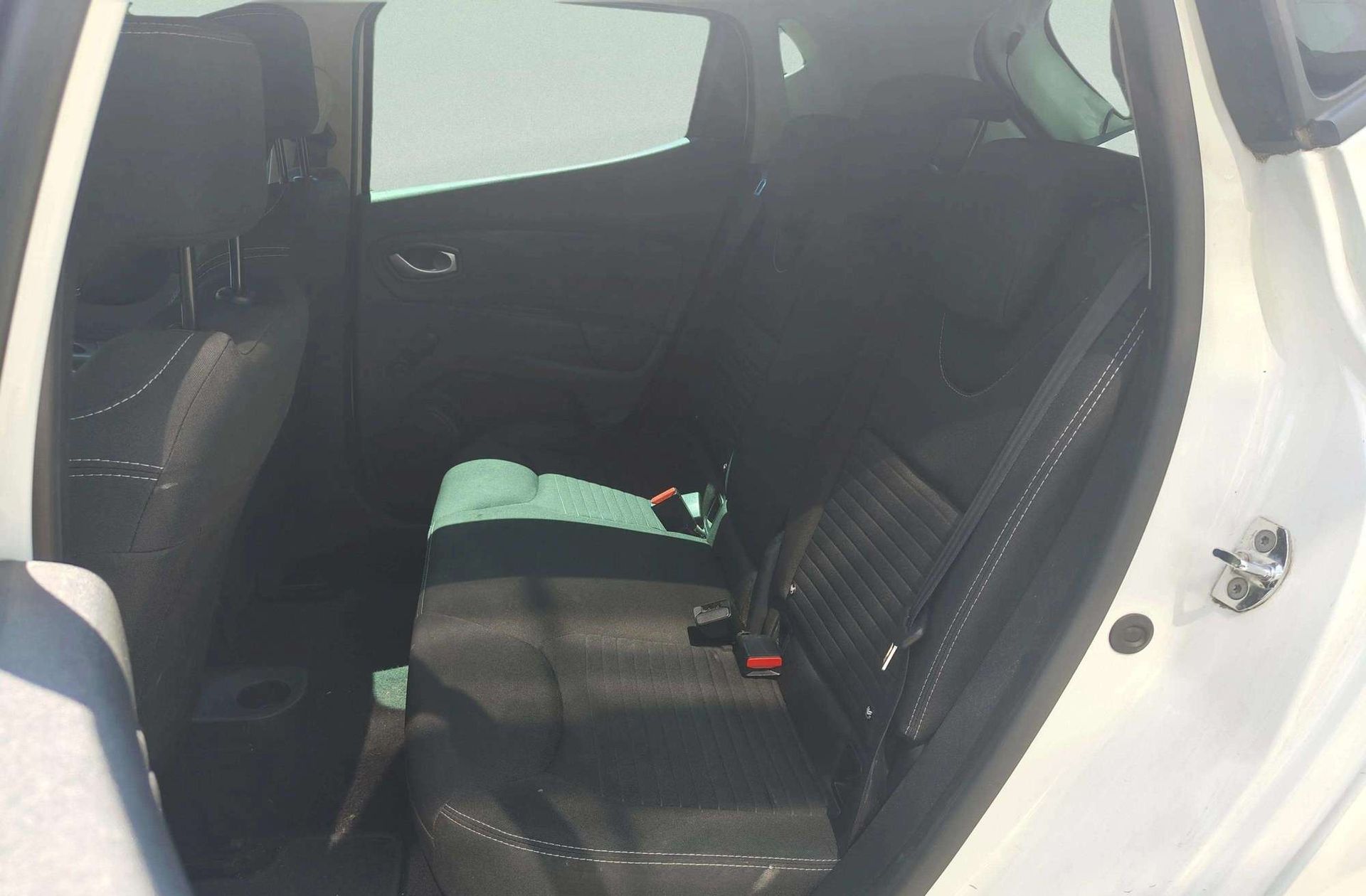 Renault Clio Limited 1.2 - foto 11