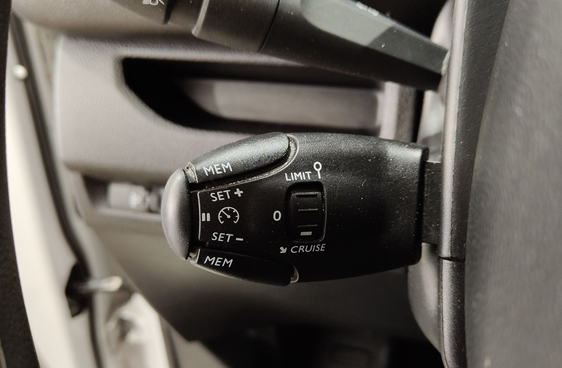 Fiat Scudo Furgon 1.5 BlueHDi L2 3 plazas - foto 21