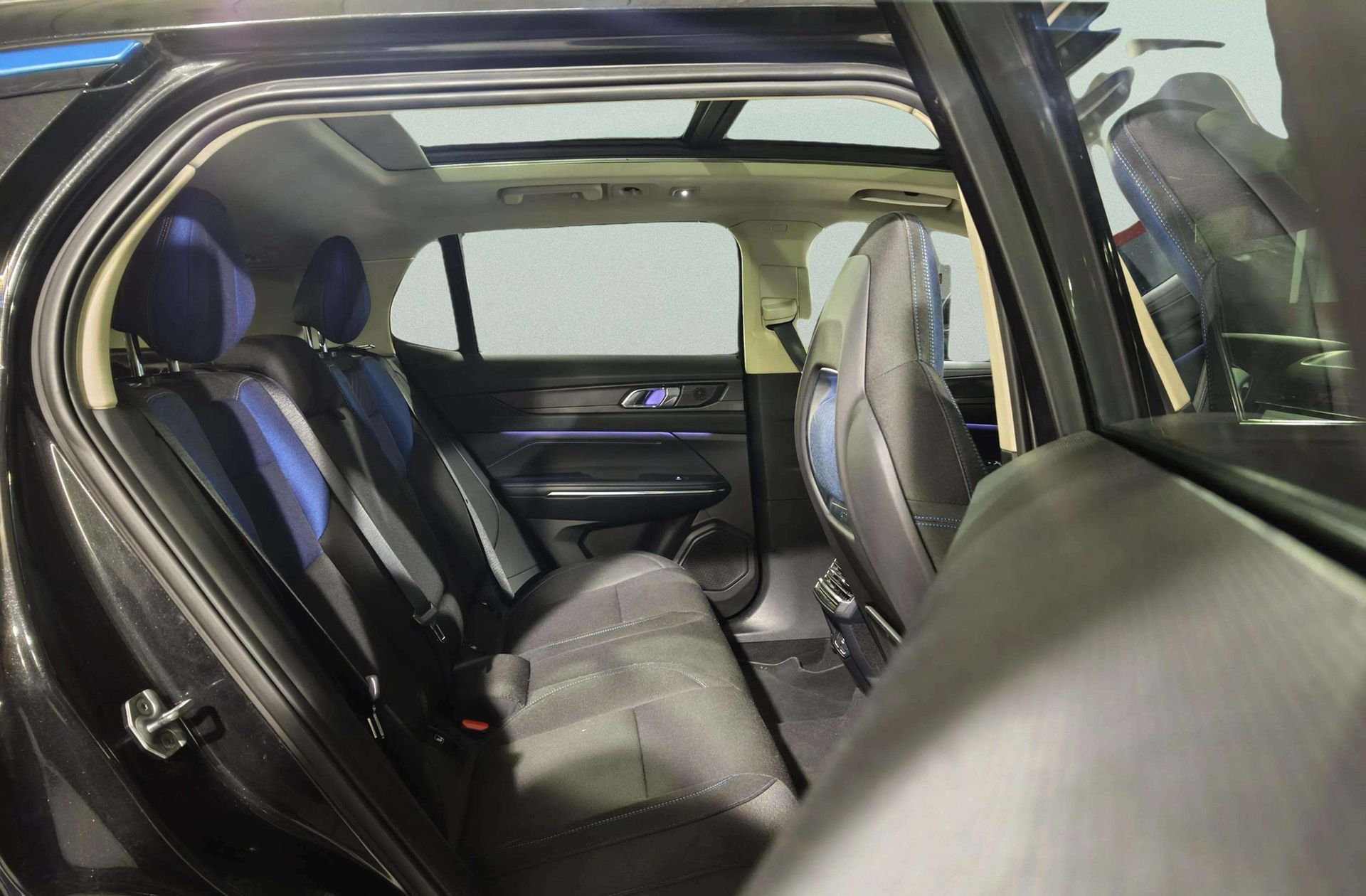 Lynk & Co 01 1.5 PHEV - foto 22
