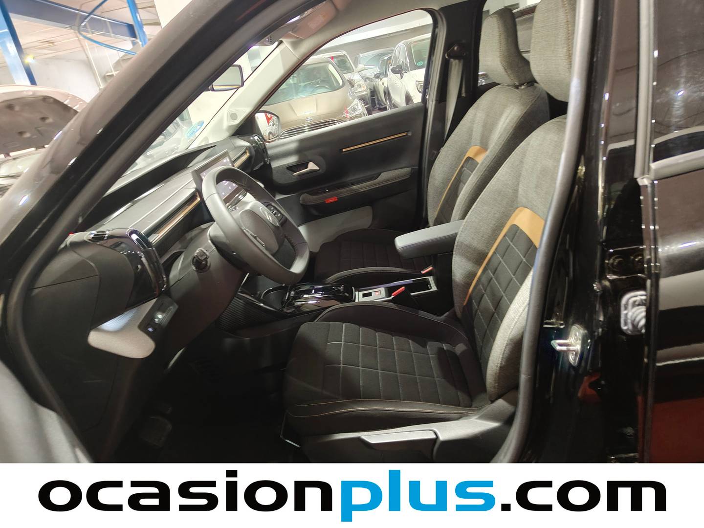 Foto asientos delanteros Citroën C3 Aircross Citroën C3 Aircross Hybrid 145 Plus e-DCS6 (145 CV)