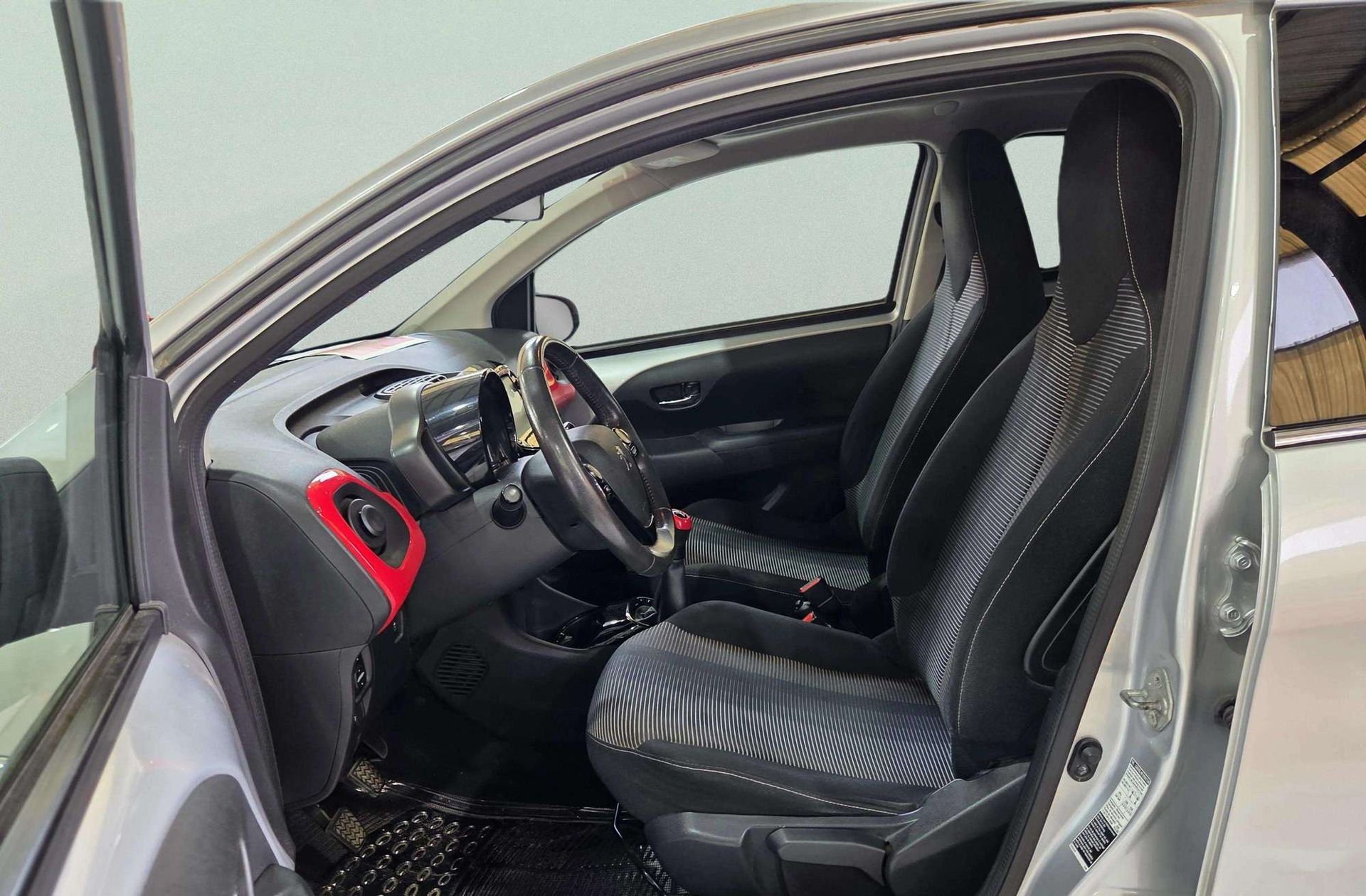 Peugeot 108 1.2 PureTech Top! Allure - foto 8