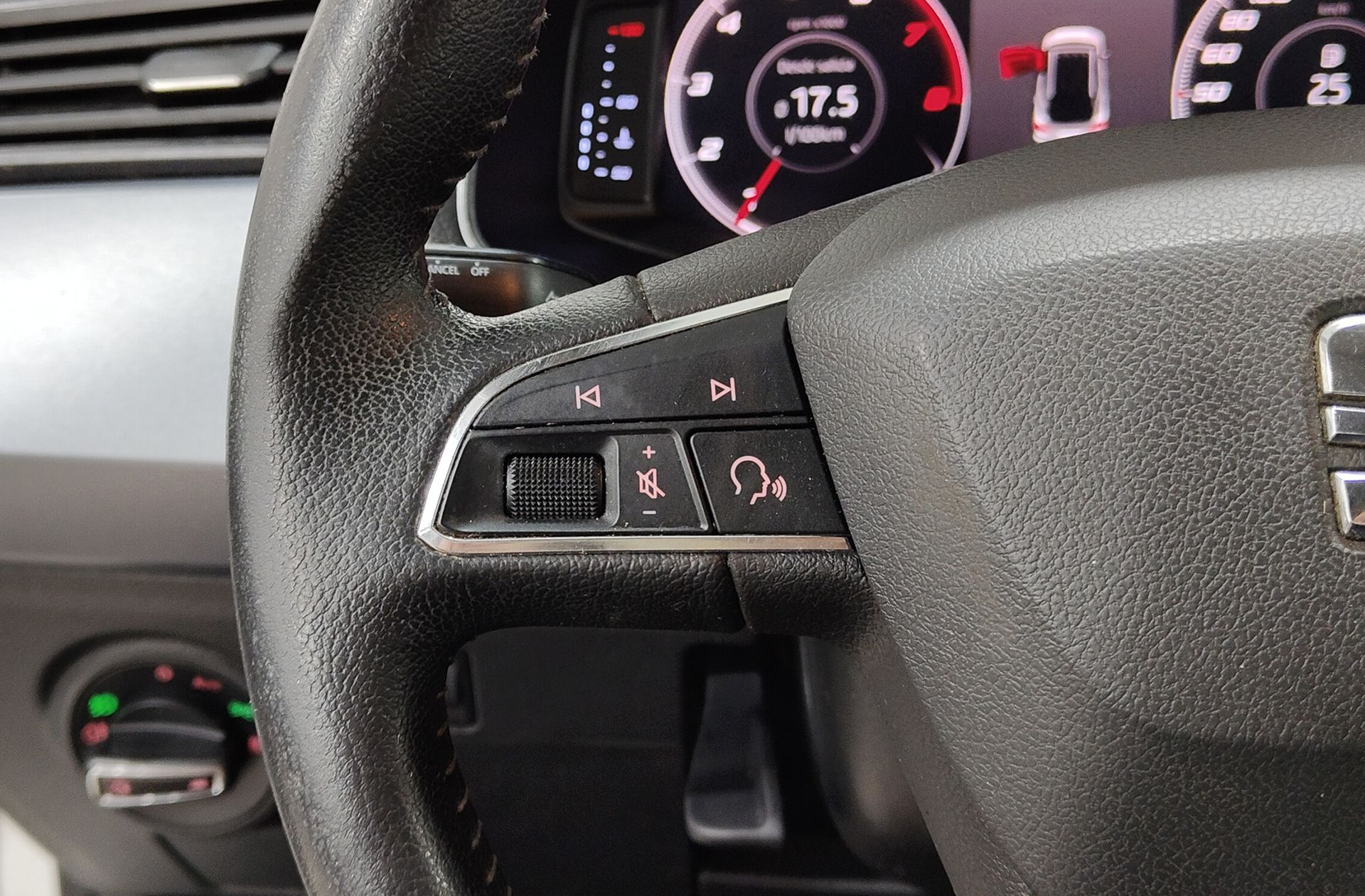SEAT Arona 1.0 TSI Ecomotive Style - foto 22