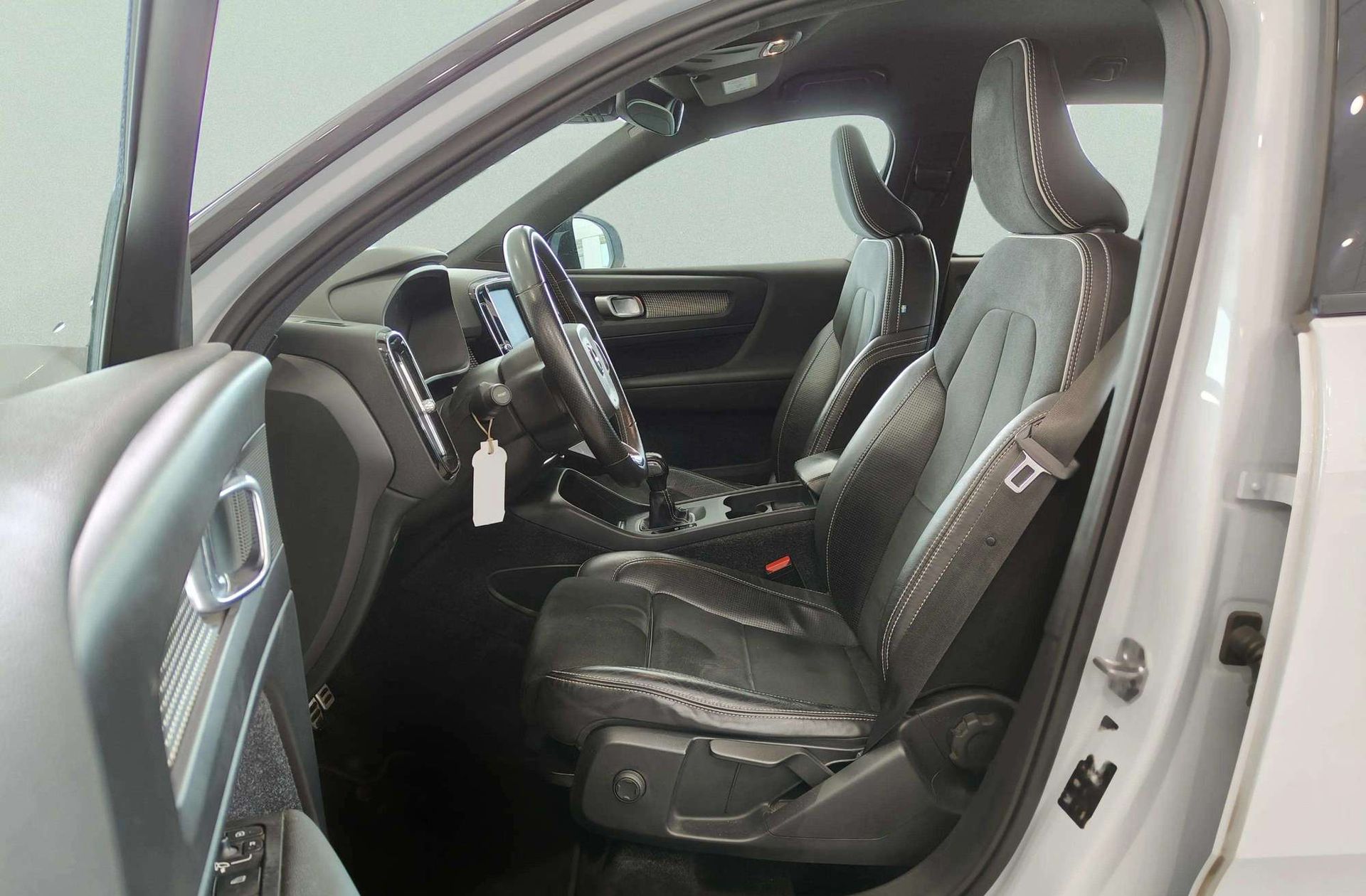Volvo XC40 D3 R-Design - foto 14