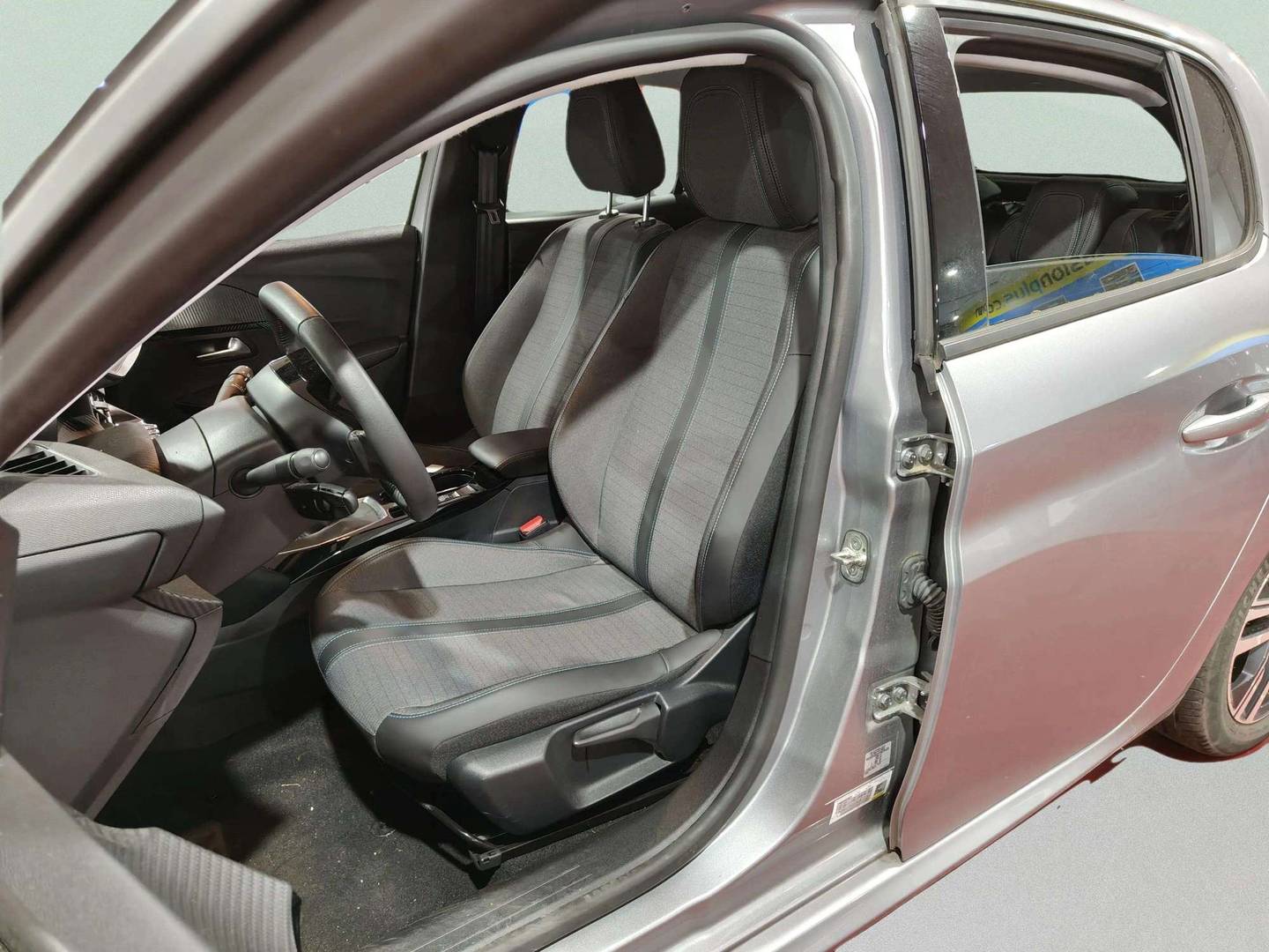 Foto Peugeot 208 Peugeot 208 PureTech 100 Allure (100 CV)