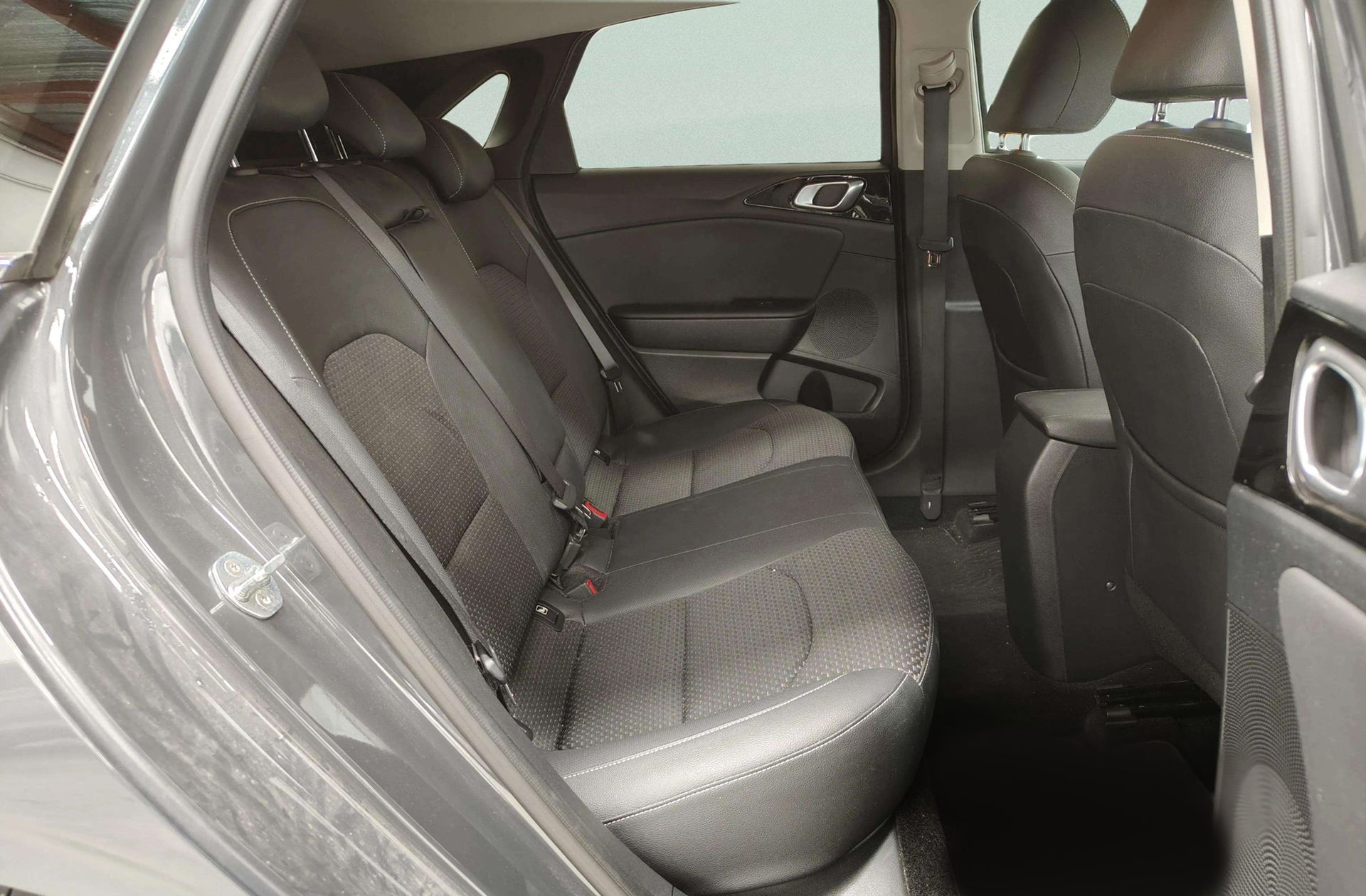 Kia Ceed 1.6 MHEV Tech DCT - foto 19