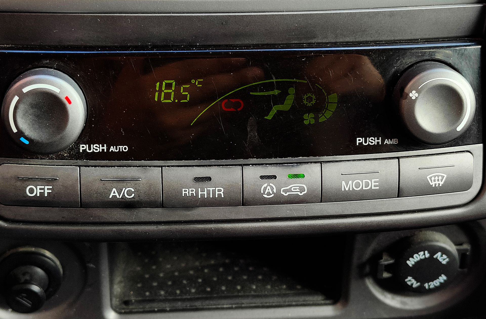 SsangYong Rodius 2.0 e-Xdi Premium 7 plazas - foto 28