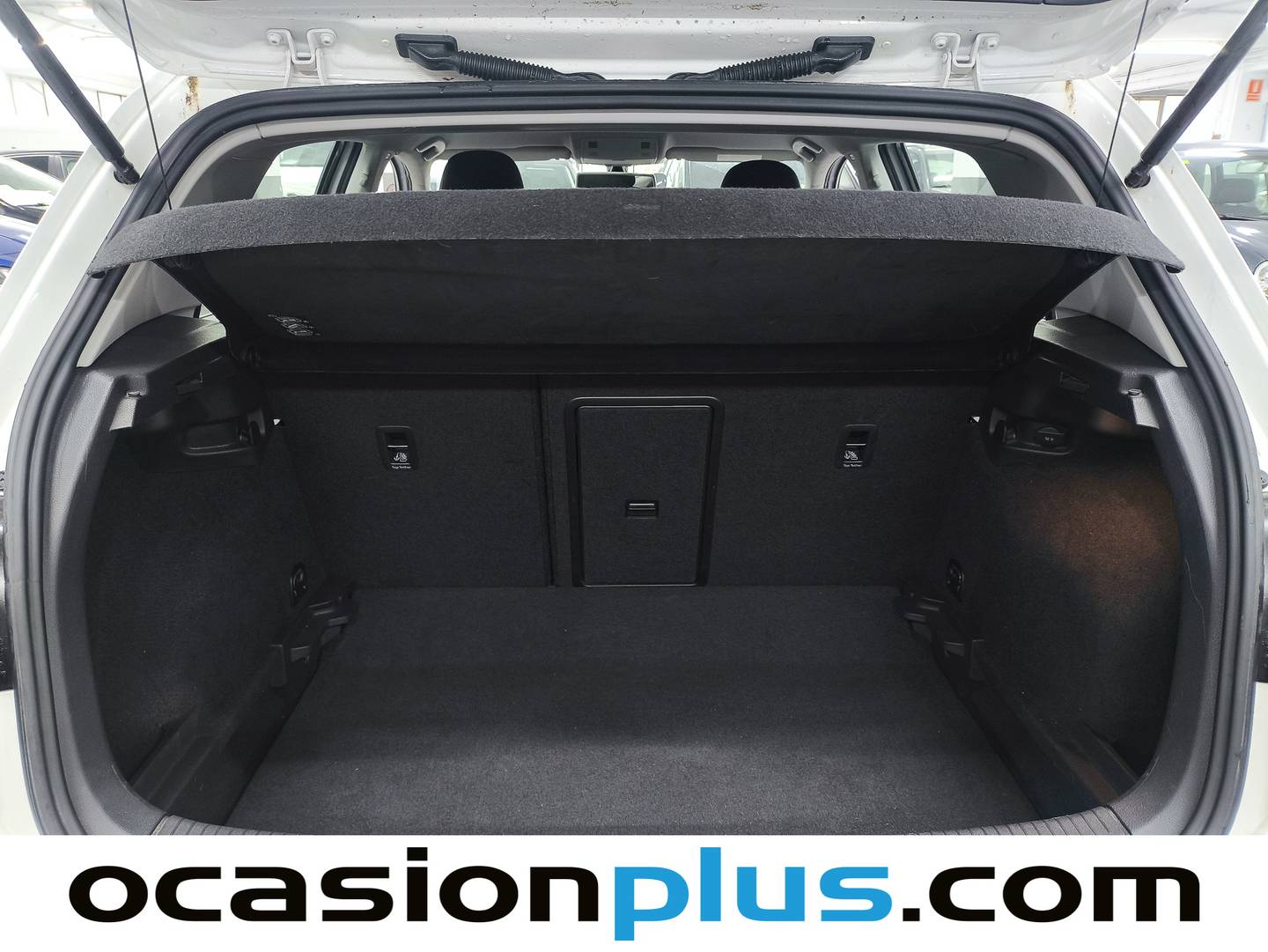 Fotos maletero Volkswagen Golf Volkswagen Golf Advance 1.6 TDI BMT (105 CV) DSG
