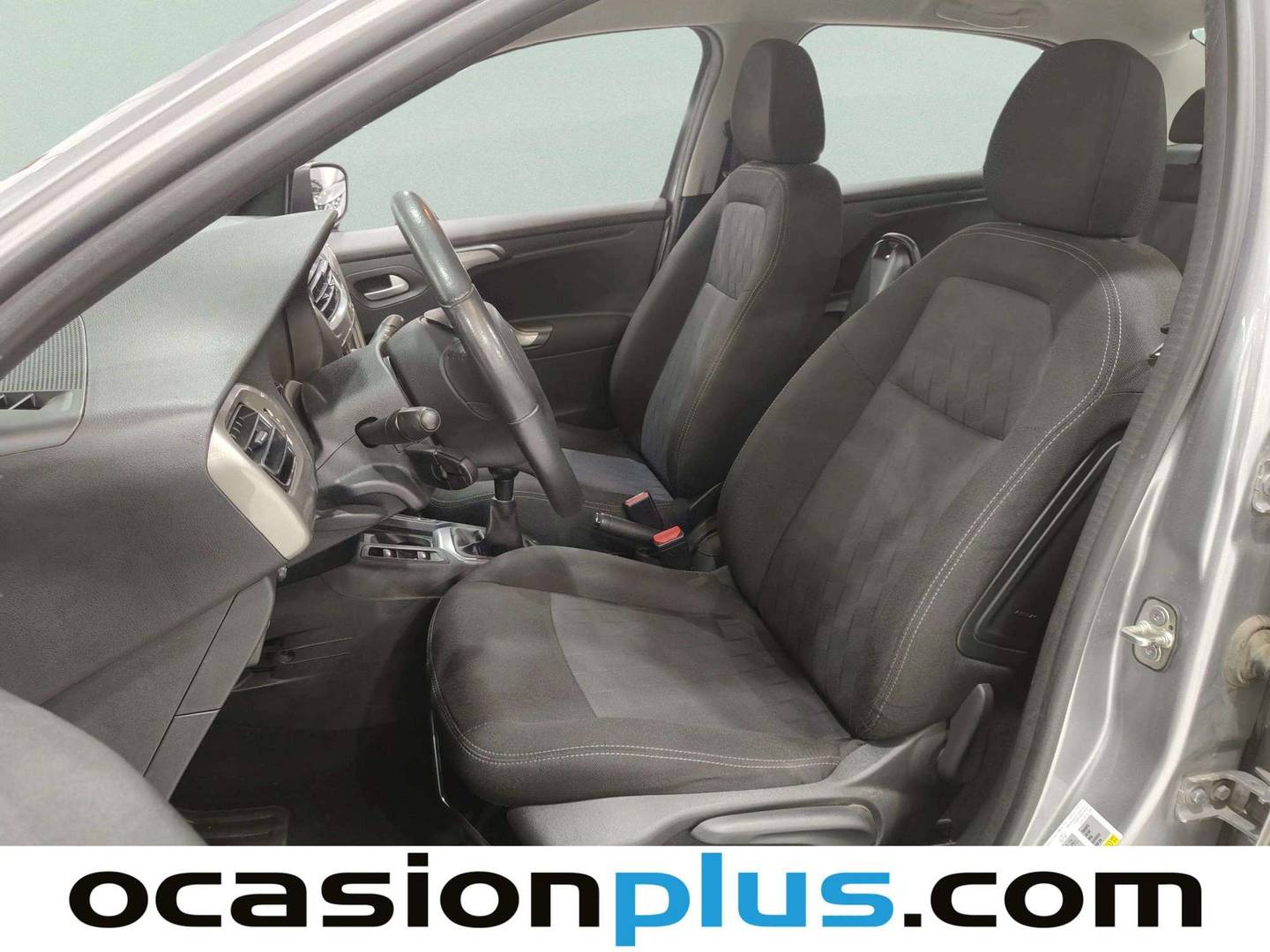 Foto asientos delanteros Citroën C-Elysée Citroën C-Elysee PureTech 82 Shine (82 CV)