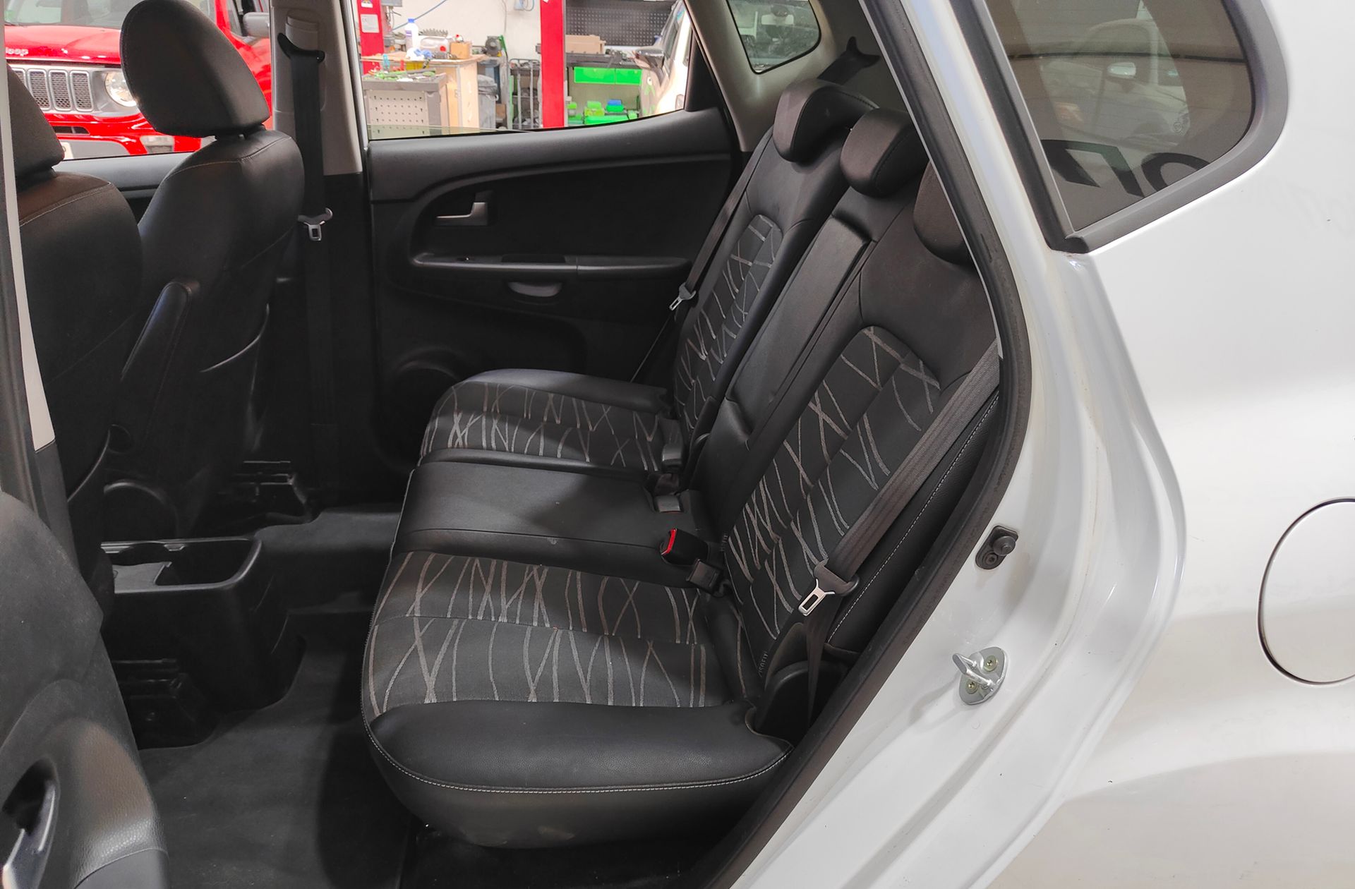 Kia Venga 1.4 Cvvt x-Tech17 - foto 11