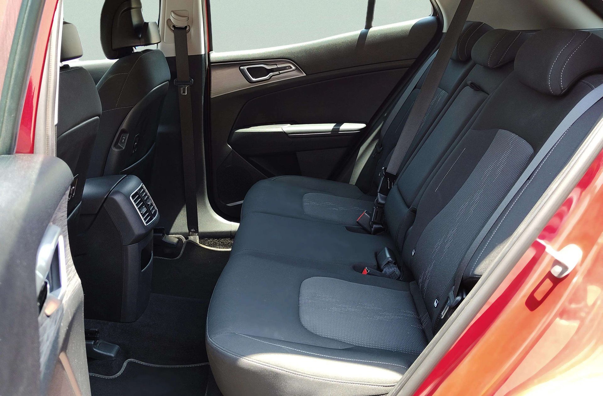 Kia Sportage 1.6 T-GDi MHEV Drive 4x2 - foto 13