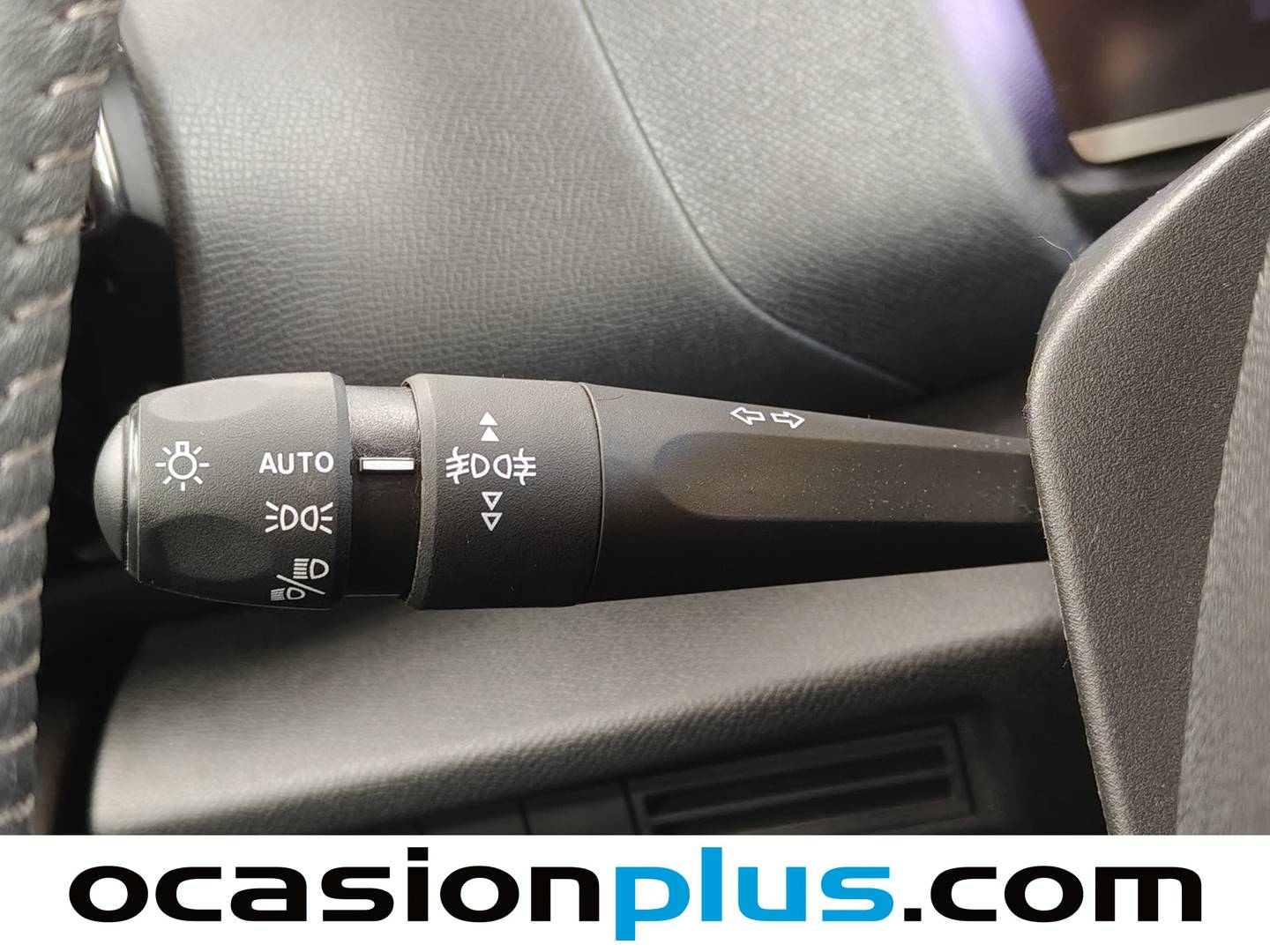 Foto Citroën C4 X Citroen C4 X PureTech 130 S&S Plus EAT8 (131 CV)