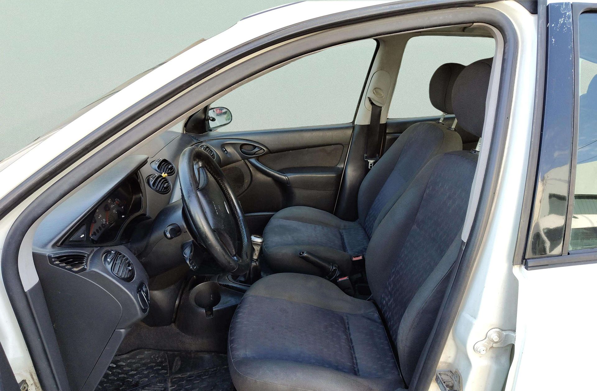 Ford Focus 1.6 Trend - foto 8