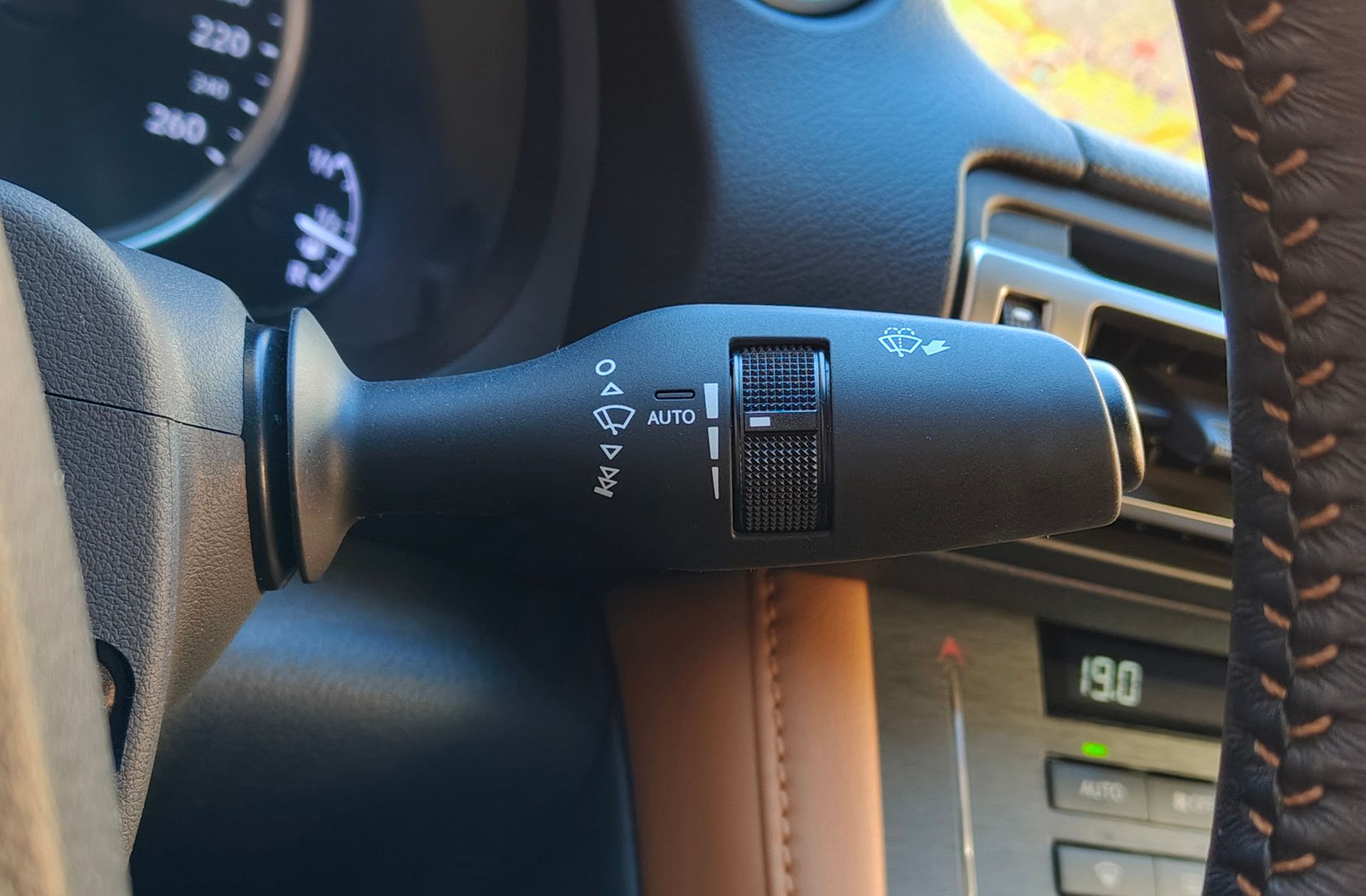 Lexus RC 300h Business Navigation - foto 31