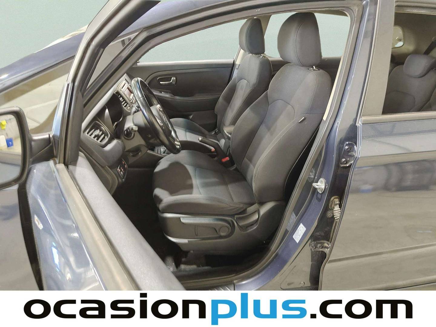 Foto asientos traseros KIA Carens KIA Carens 1.7 CRDi VGT Concept Eco-Dynamics (115 CV) 7 Plazas