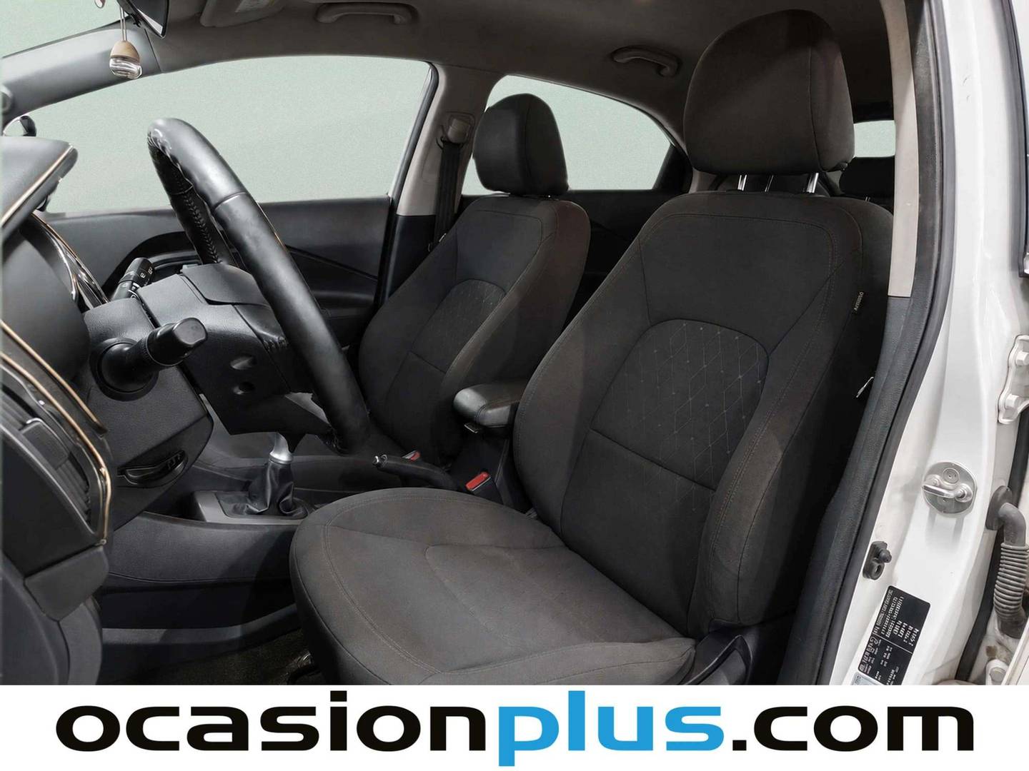 Foto asientos delanteros KIA Rio KIA Rio 1.2 CVVT UEFA Euro2016 Eco-Dynamics (84 CV)