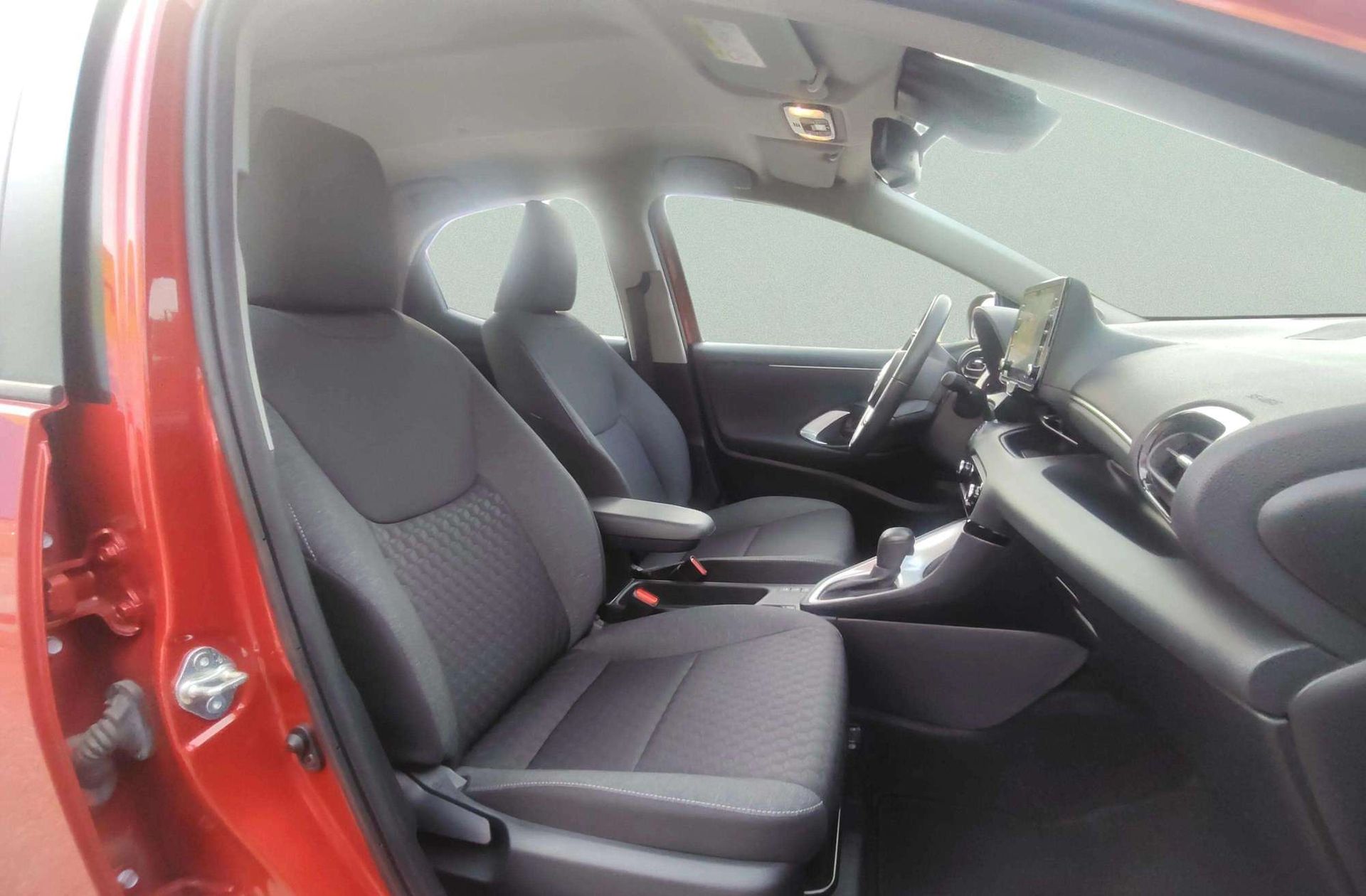 Toyota Yaris 120H Active Plus - foto 13