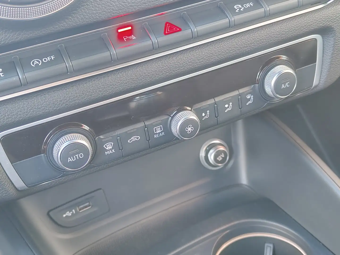 Foto Audi A3 Audi A3 Sportback S line 30 TDI (116 CV)