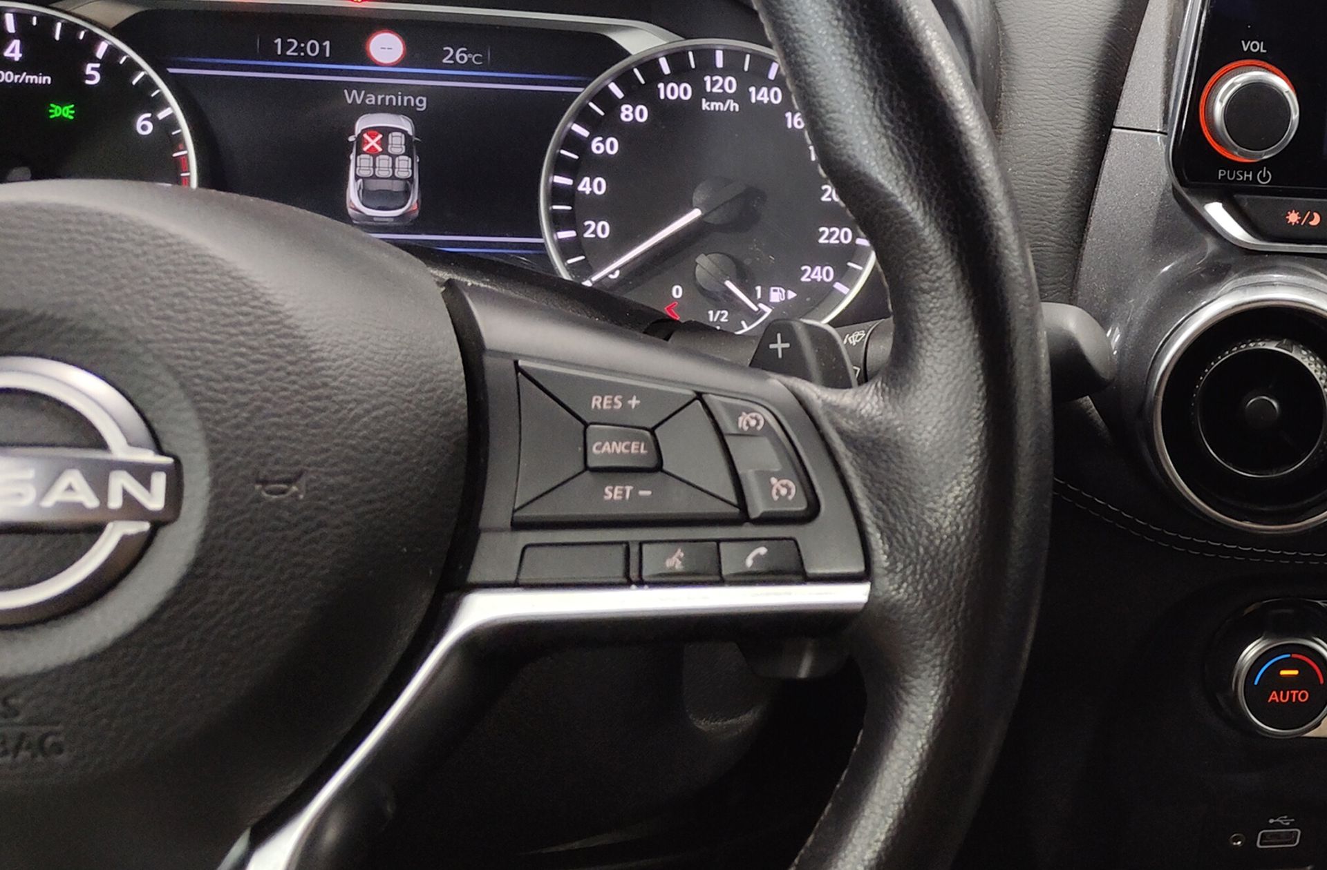 Nissan Juke DIG-T Acenta DCT - foto 28